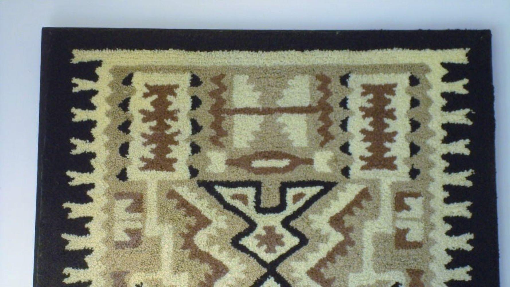 American Craftsman 1935-1940 Mounted American Hand-Hooked Rug with Indian Pattern Design For Sale