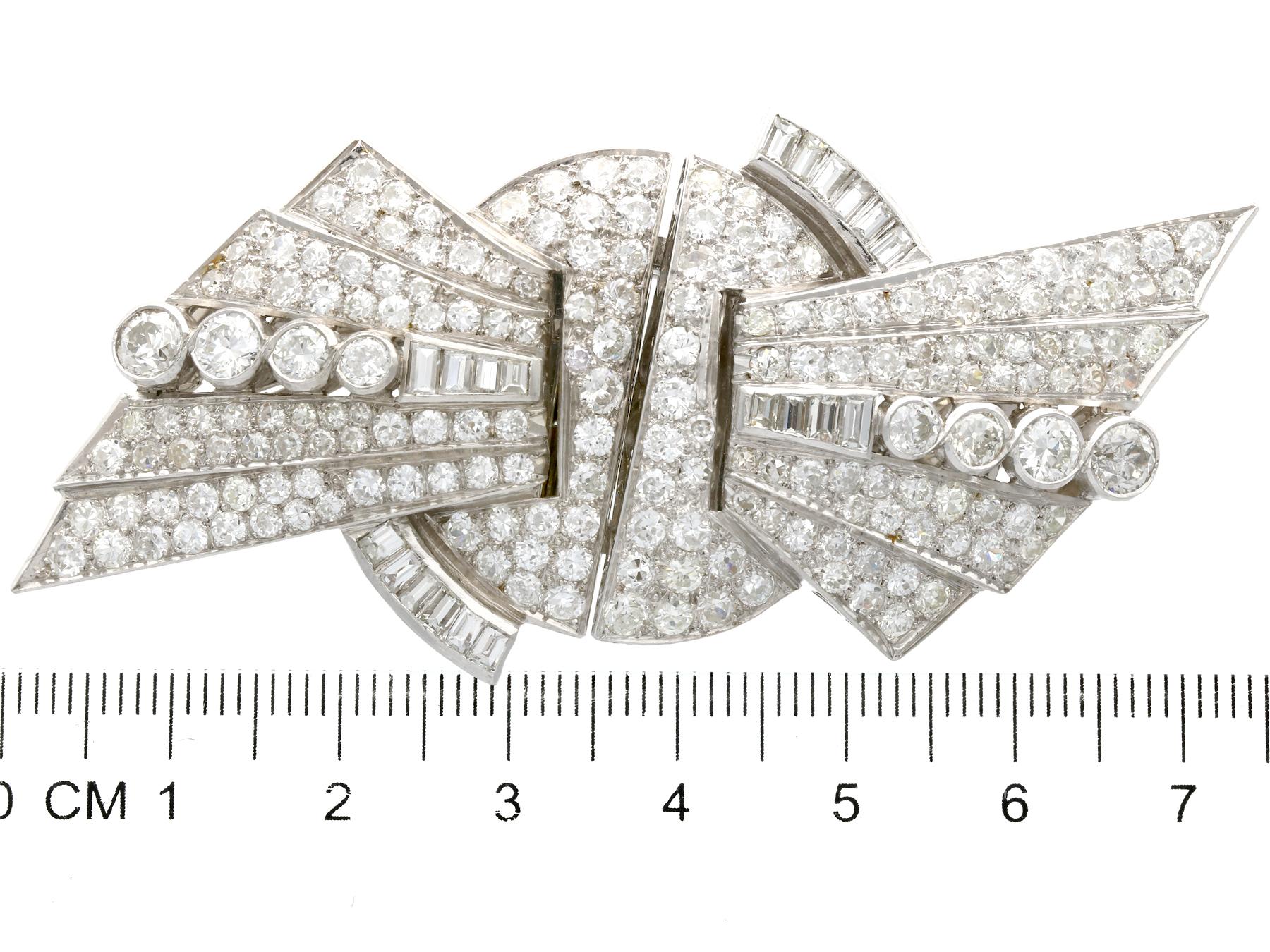 Art Deco 10.95 Carat Diamond Duette Double Clip Brooch in Platinum For Sale 1
