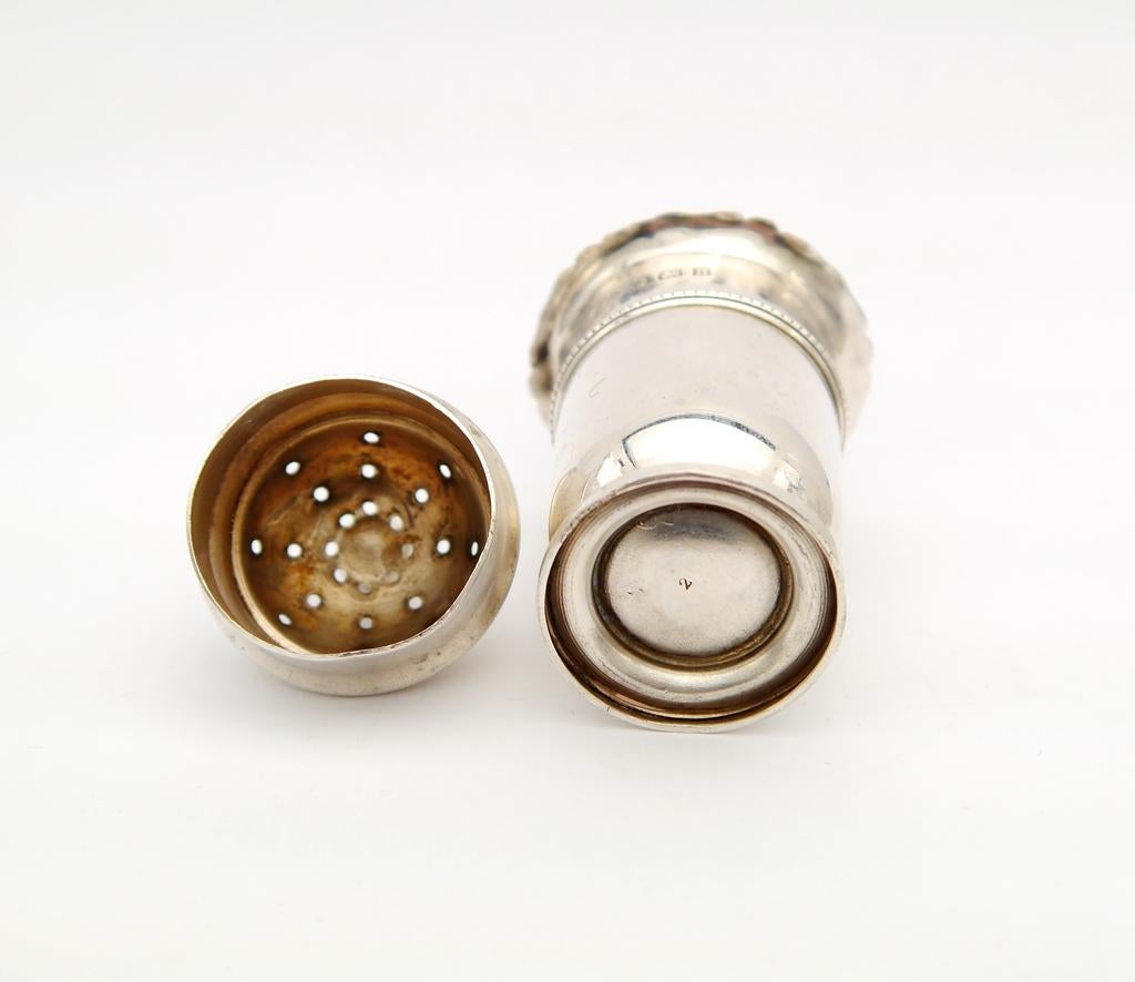1935 Art Deco British Adie Brothers Ltd Sterling Silver Spice Caster / 40gr For Sale 4