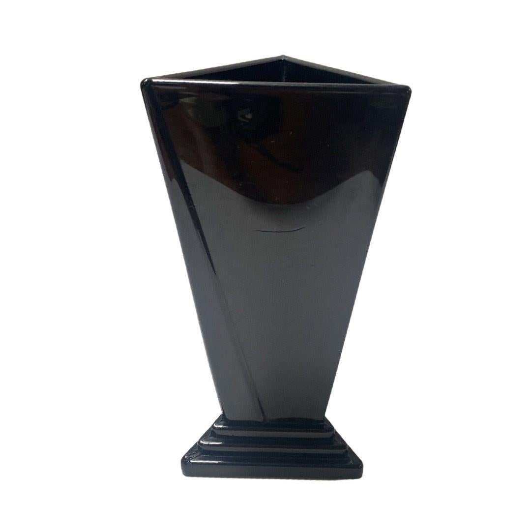 An original Art Deco Postmodern style vase by New Martinsville in their 