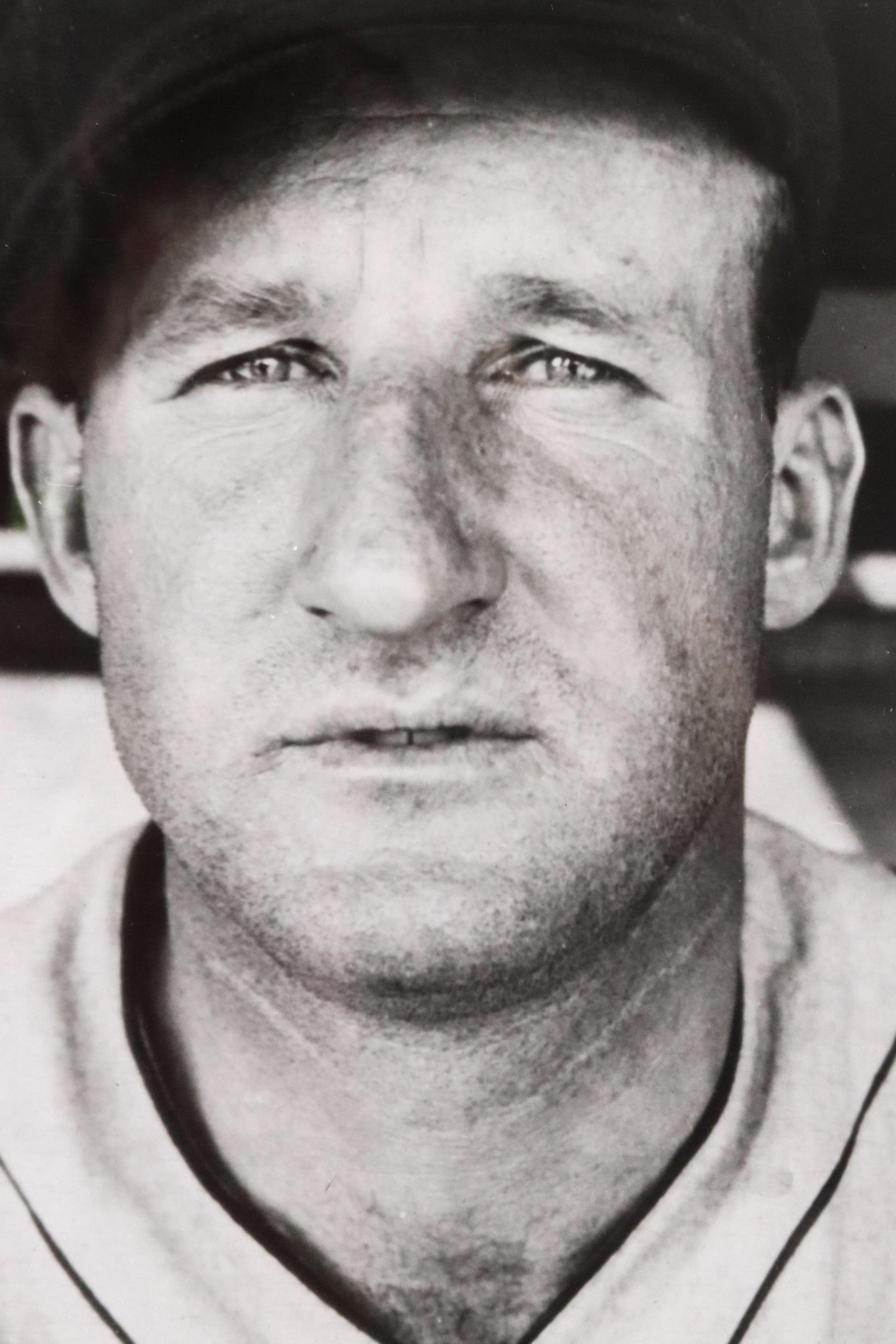 1935 Framed Baseball Player Leon Goose Goslin Photograph In Good Condition For Sale In New York, NY