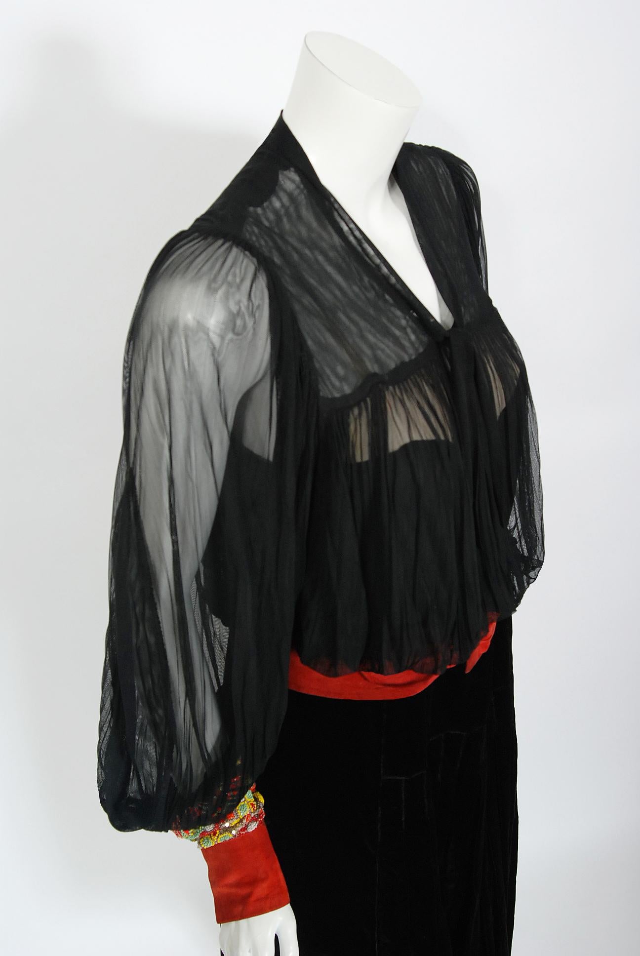 Noir House of Worth - Robe vintage haute couture en velours perlé et soie avec illusion de transparence, années 1930 en vente