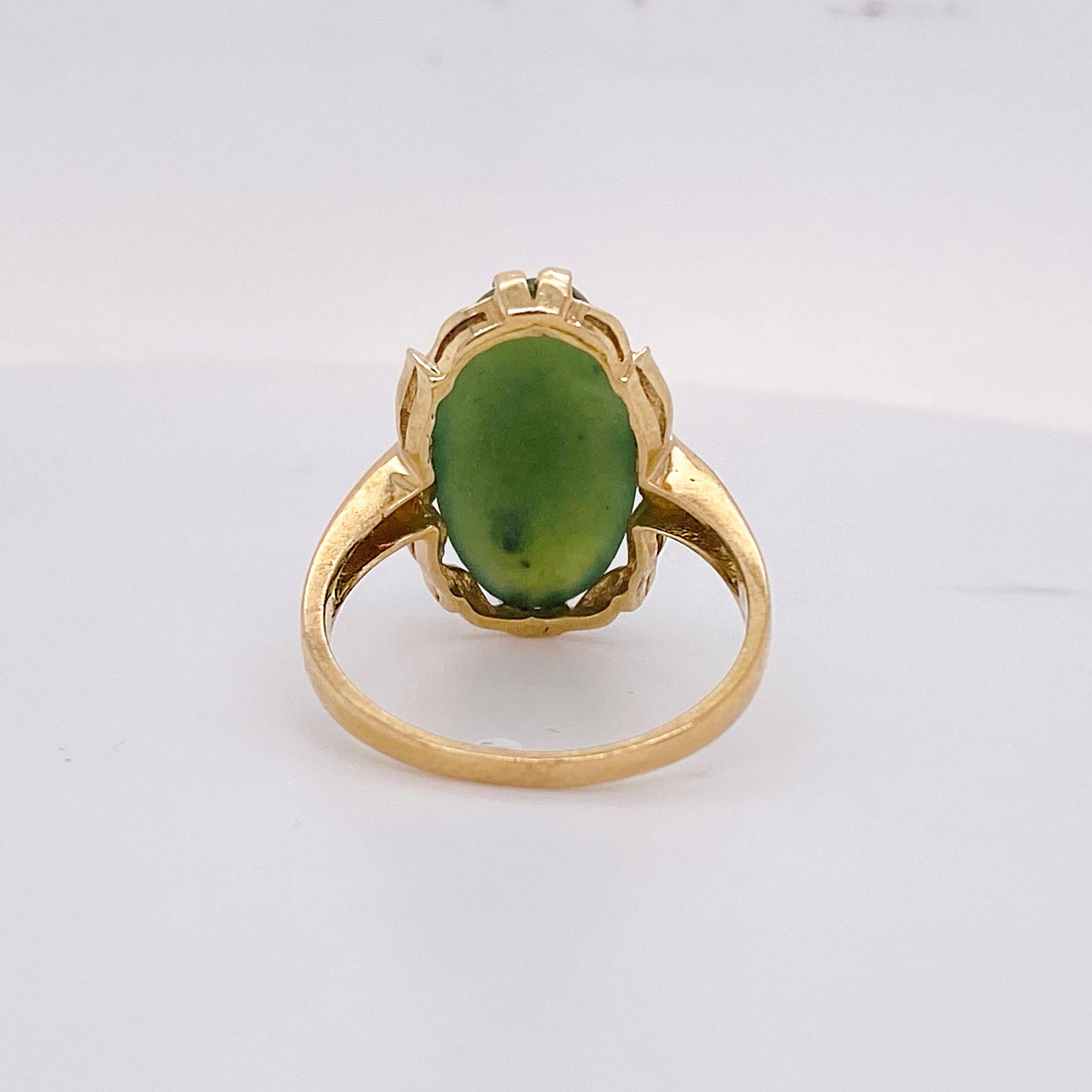 1935 Jade Ring:: Echte Nephrit Jade in Gelbgold gefasst:: Vintage Nephrit Jade (Ovalschliff)