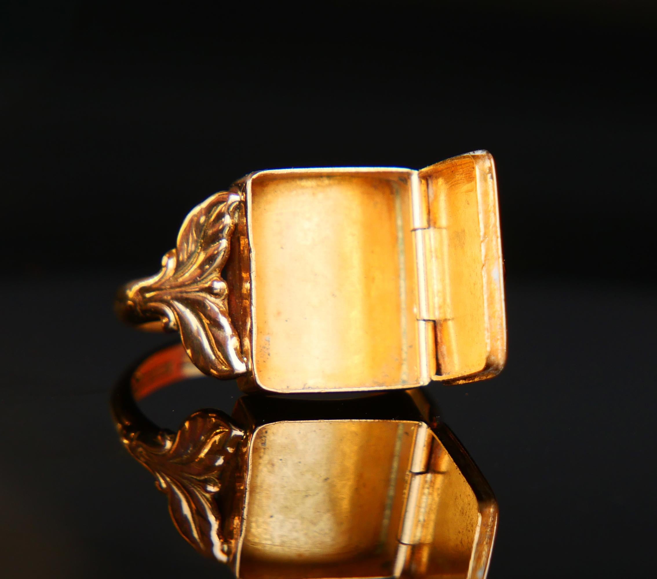 Art déco 1935 Nordic Poison Ring Garnet solid 18K Gold Ø7.25 US /4.8gr en vente