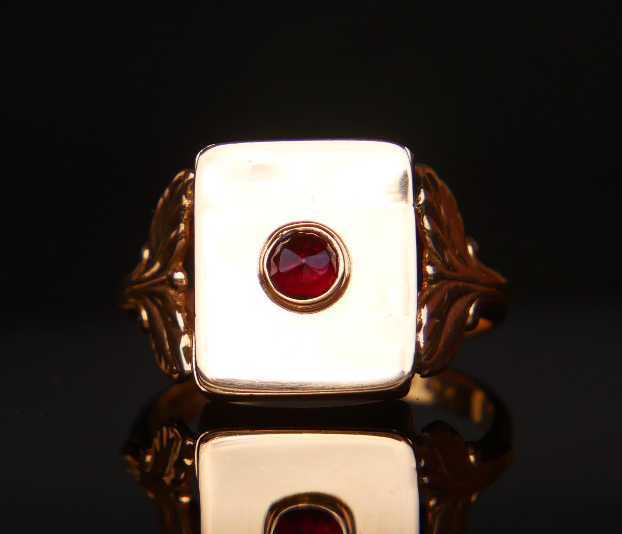 Taille carrée 1935 Nordic Poison Ring Garnet solid 18K Gold Ø7.25 US /4.8gr en vente