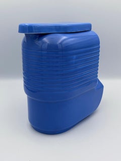 1935 Prístina jarra de cerámica azul Art Decó de Hall China para frigorífico con tapa