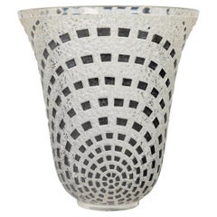 1935 René Lalique Vaso Art Deco in vetro di Damiers con smalto nero