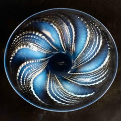 1935 René Lalique, Bowl Fleuron Opalescent Glass