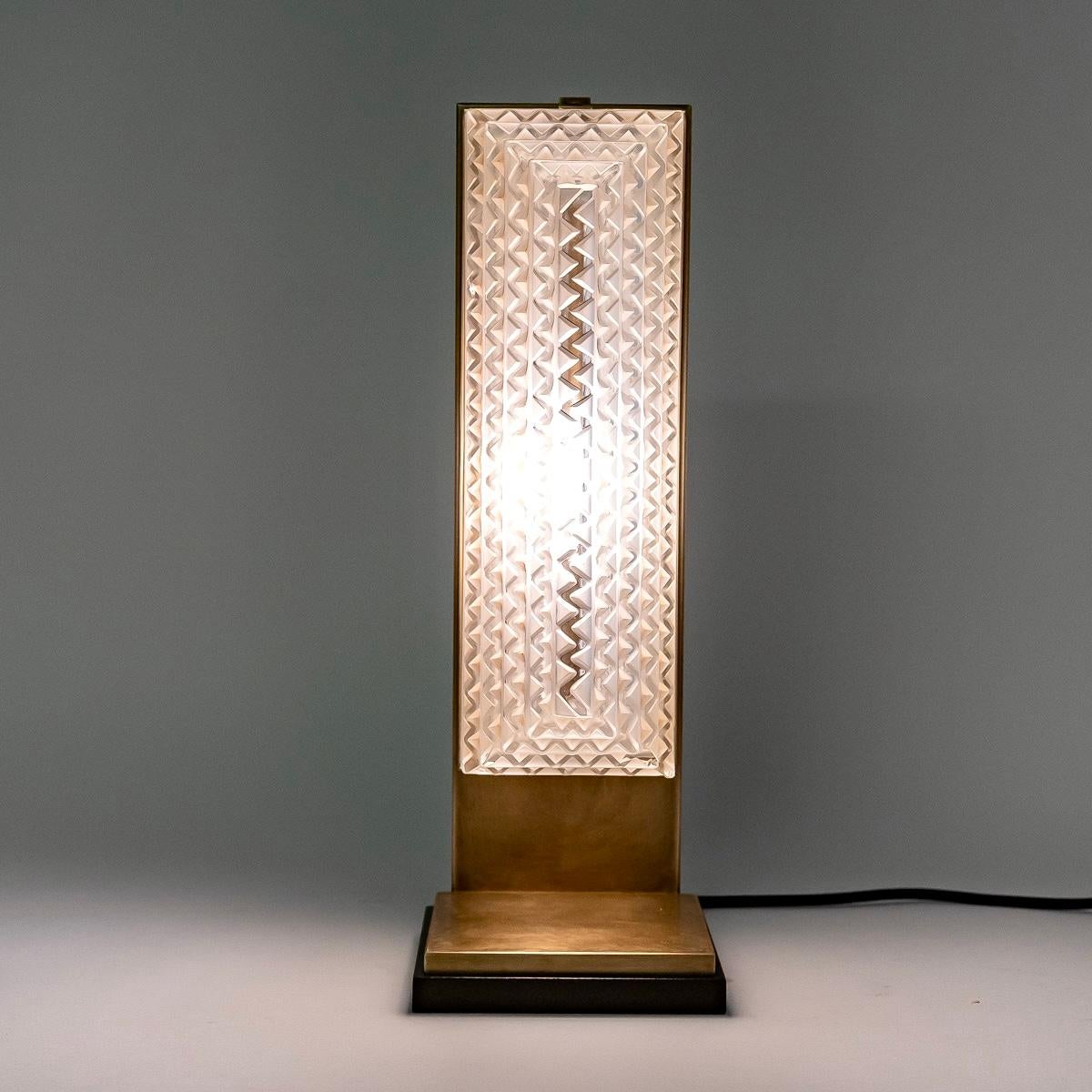 1935 René Lalique, Paar Art Deco Normandie-Lampen Glas, Holz und Messing im Angebot 2
