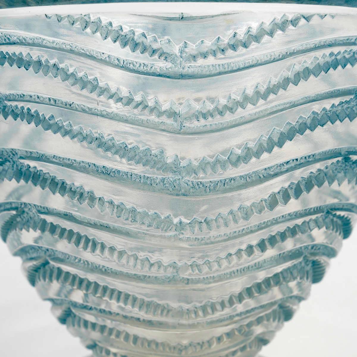 Molded 1935 René Lalique - Vase Art Deco Annecy Glass With Blue Patina