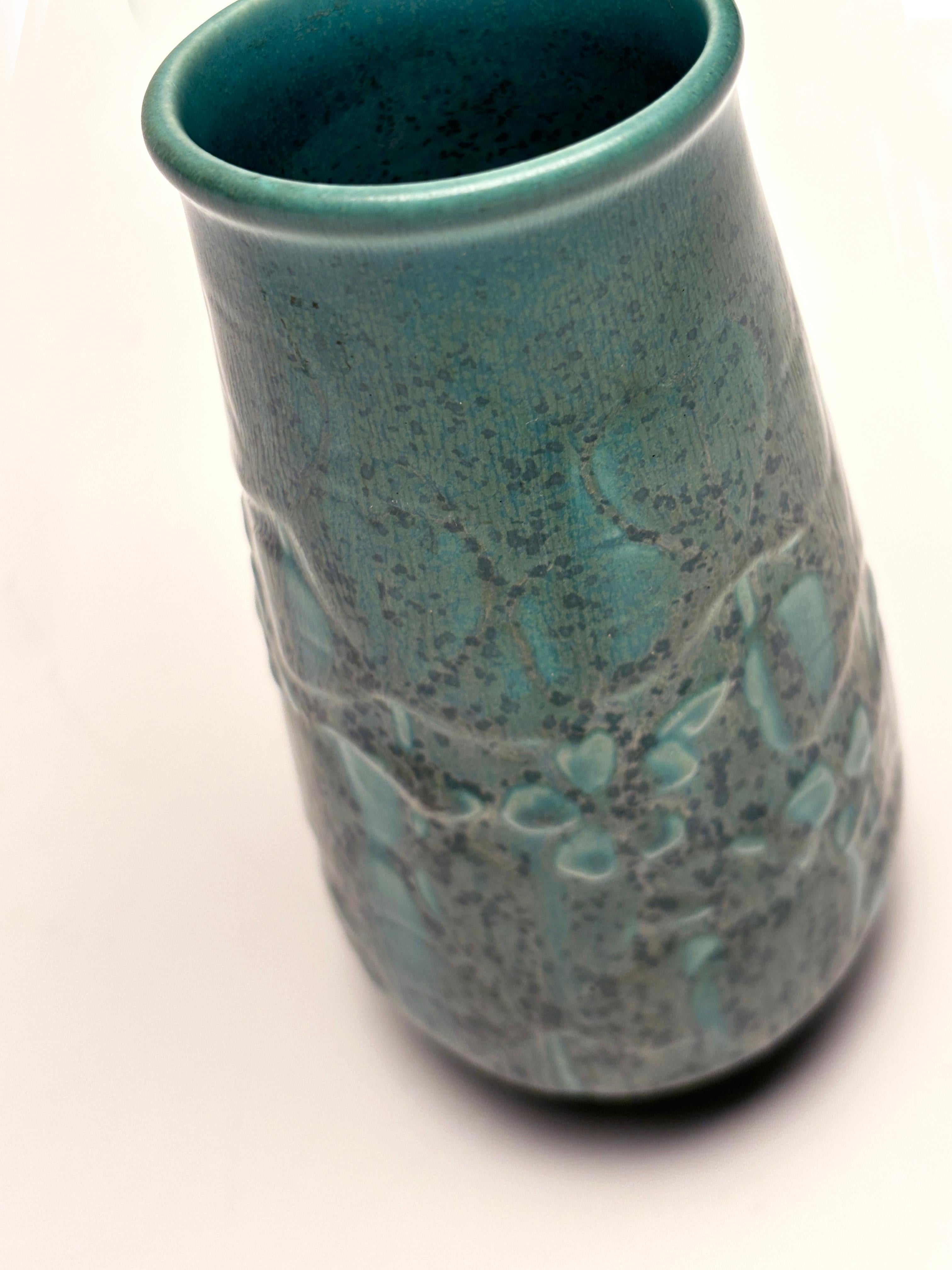 1935 Rookwood Blue/Teal Green Matte Glazed Vase With Well-Formed Floral Relief For Sale 1