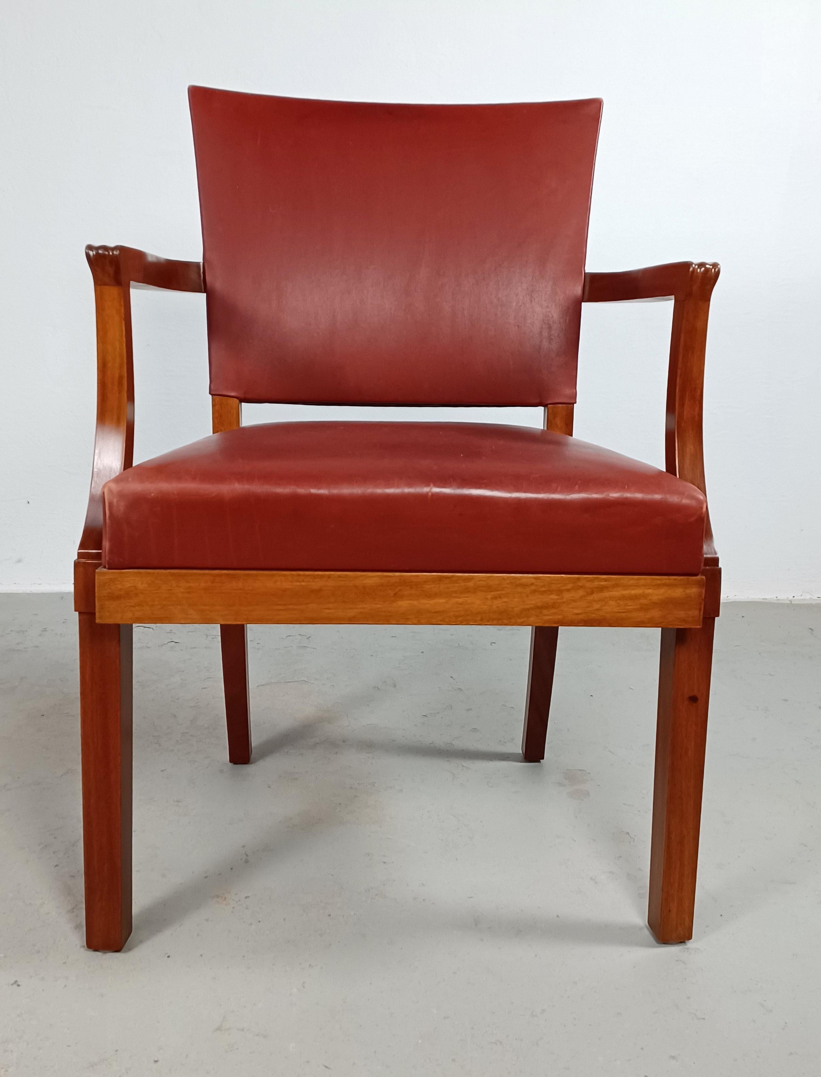 1935 Set aus zwei restaurierten Kaare Klint Barcelona-Stühlen oder Der rote Stuhl von Rud Rasmussen (Dänisch) im Angebot