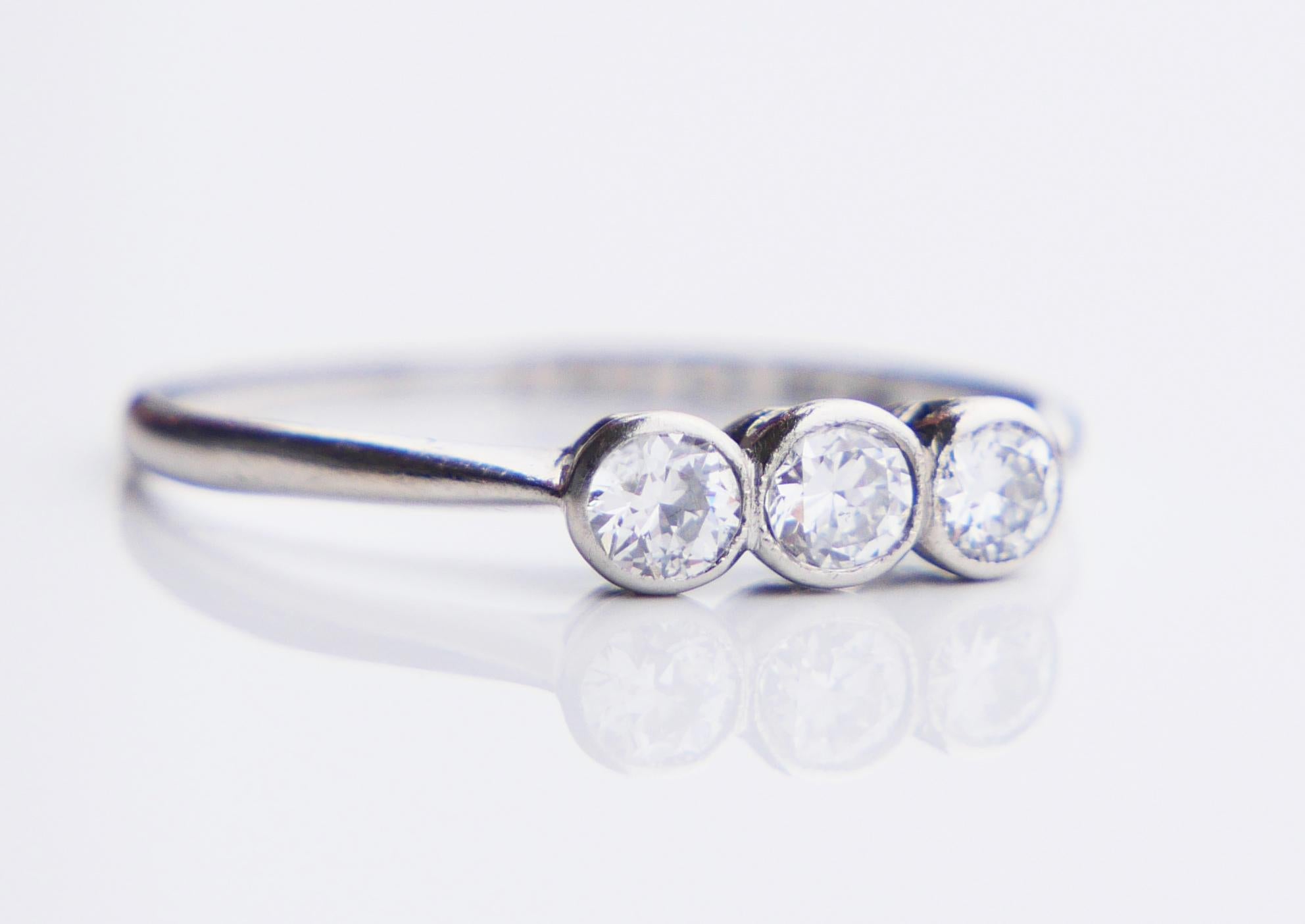 1935 Three 0.45ctw Diamonds Ring solid Platinum Ø 6.5US / 1.8gr For Sale 5