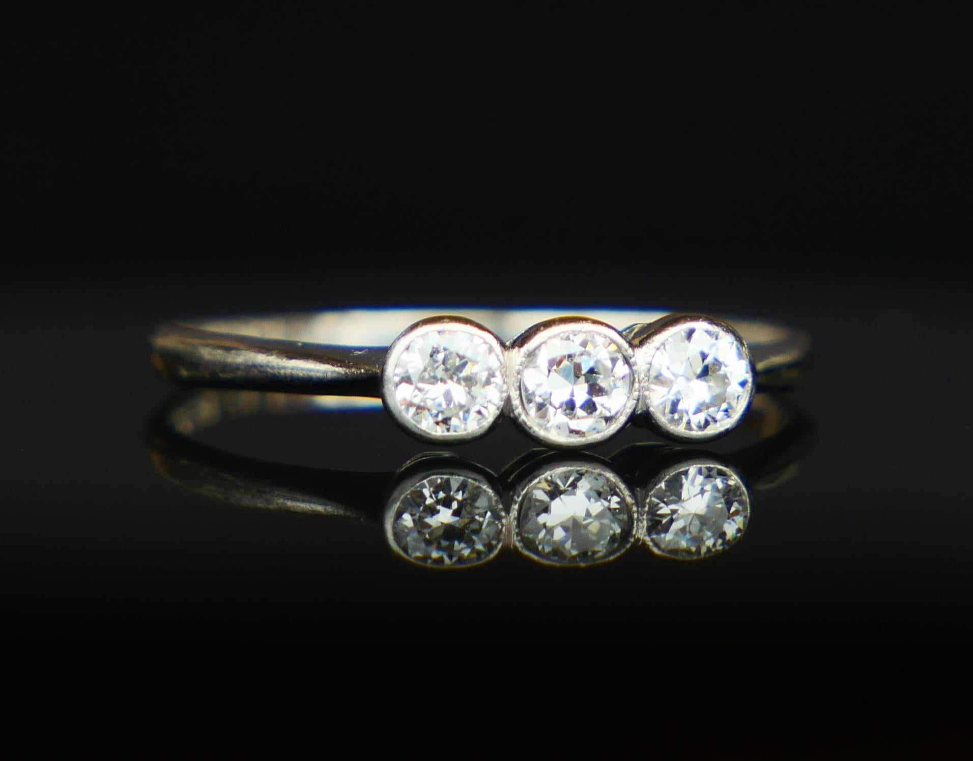 Retro 1935 Three 0.45ctw Diamonds Ring solid Platinum Ø 6.5US / 1.8gr For Sale