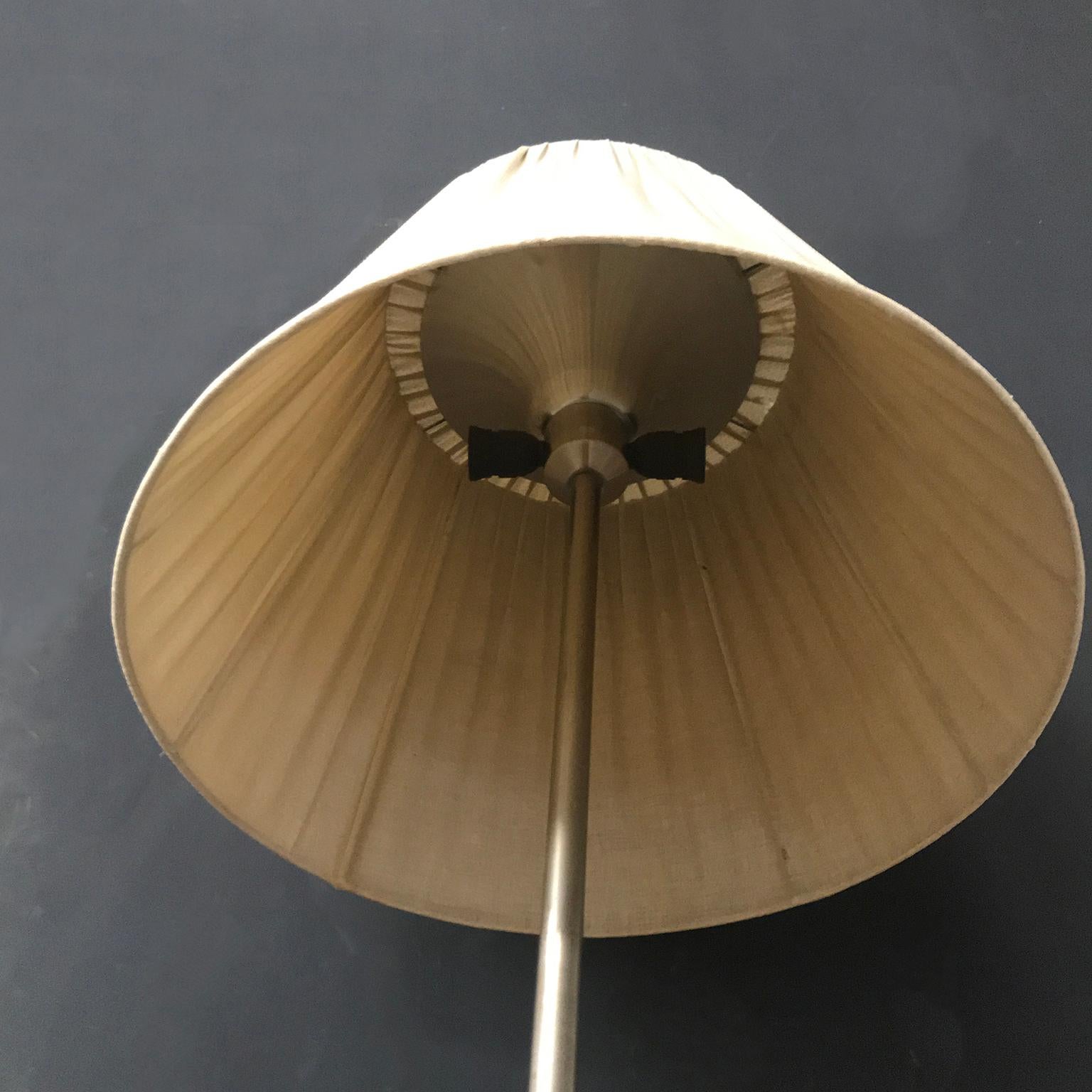 Mid-Century Modern 1935, W.H. Gispen Lamp 6004 or 640b in Good Condition For Sale
