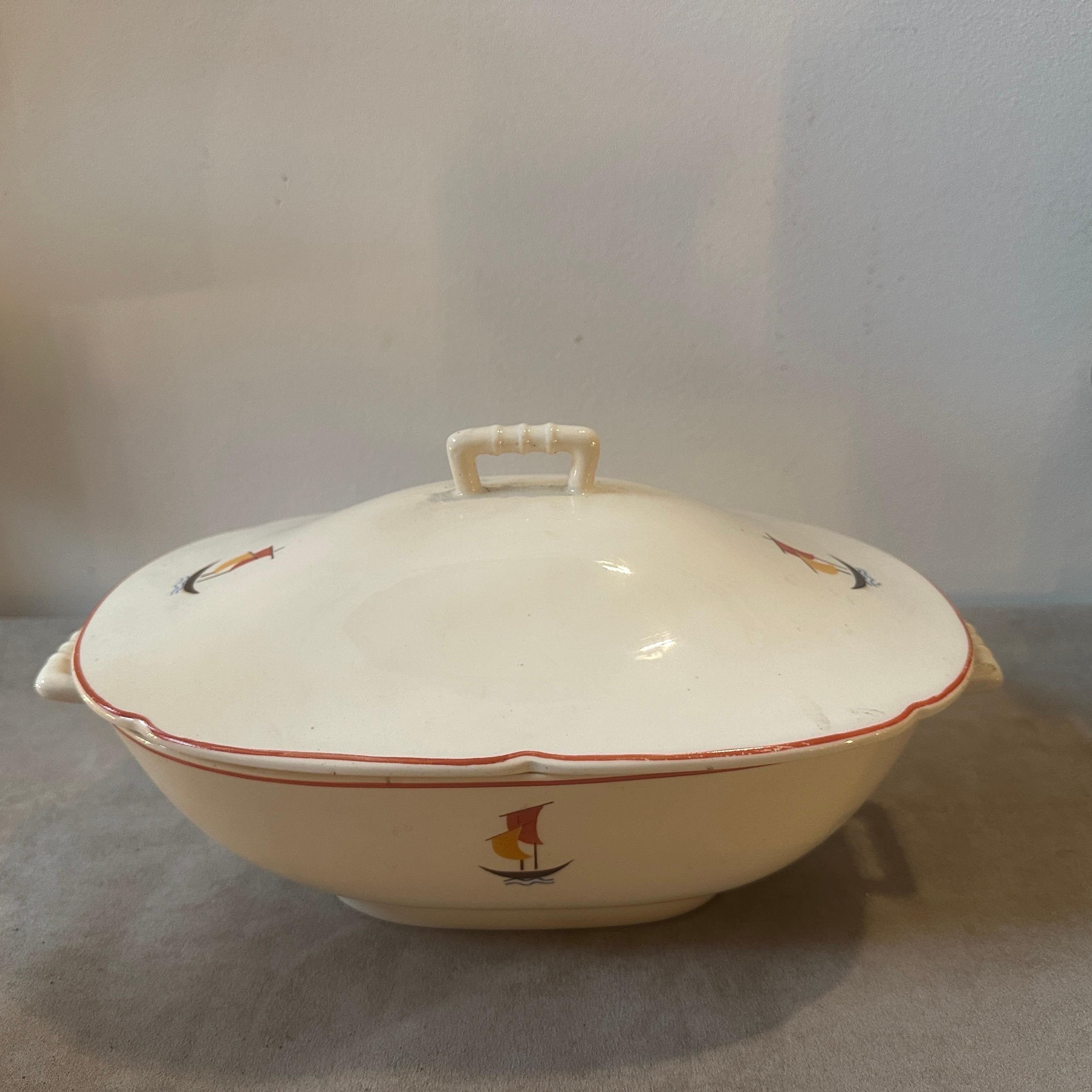 1935s Art Deco Ceramic Soup Tureen by Gio Ponti for S.C. Richard  In Good Condition For Sale In Aci Castello, IT