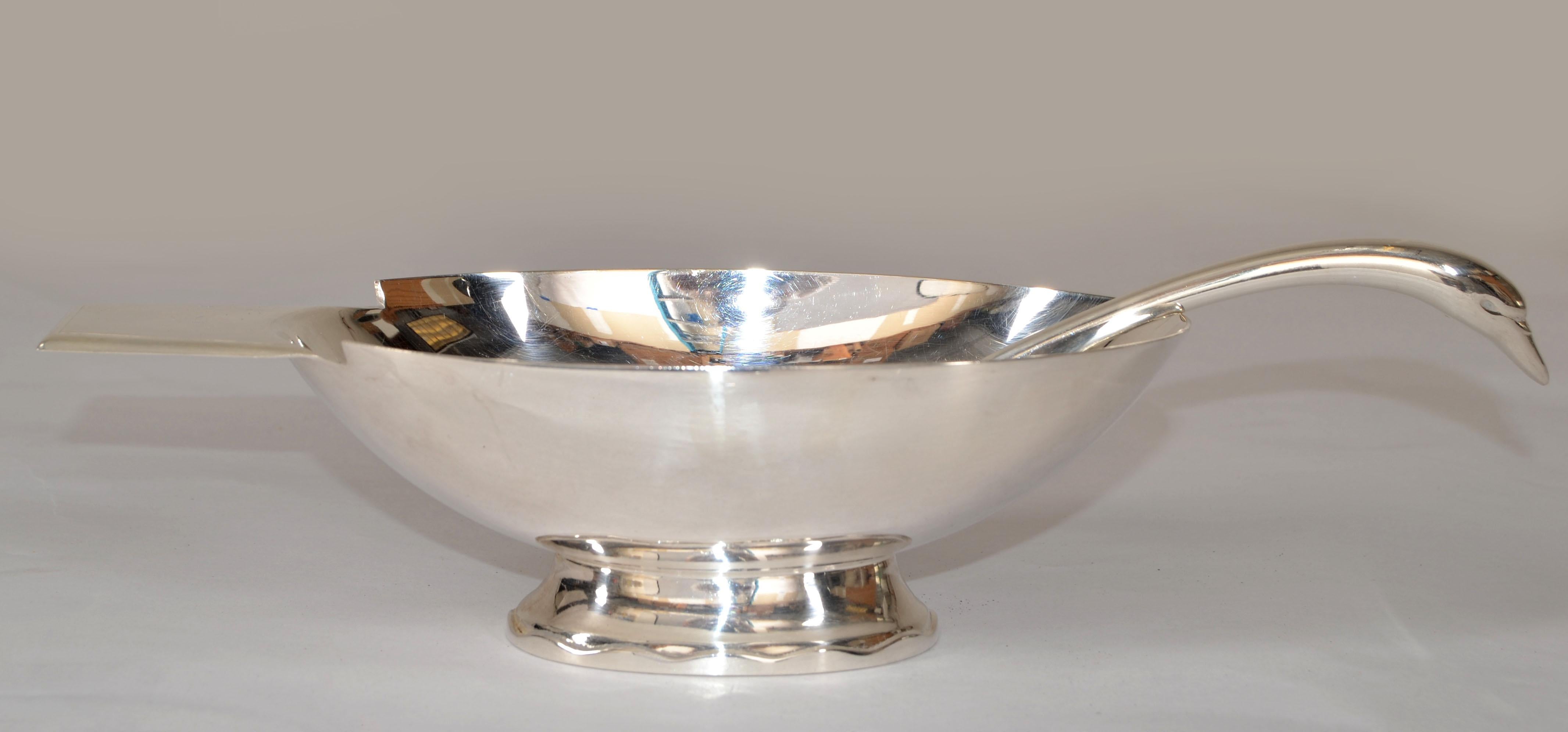 French 1935s Christofle France Gallia Silver Plate Sauceboat & Swan Ladle Art Deco For Sale