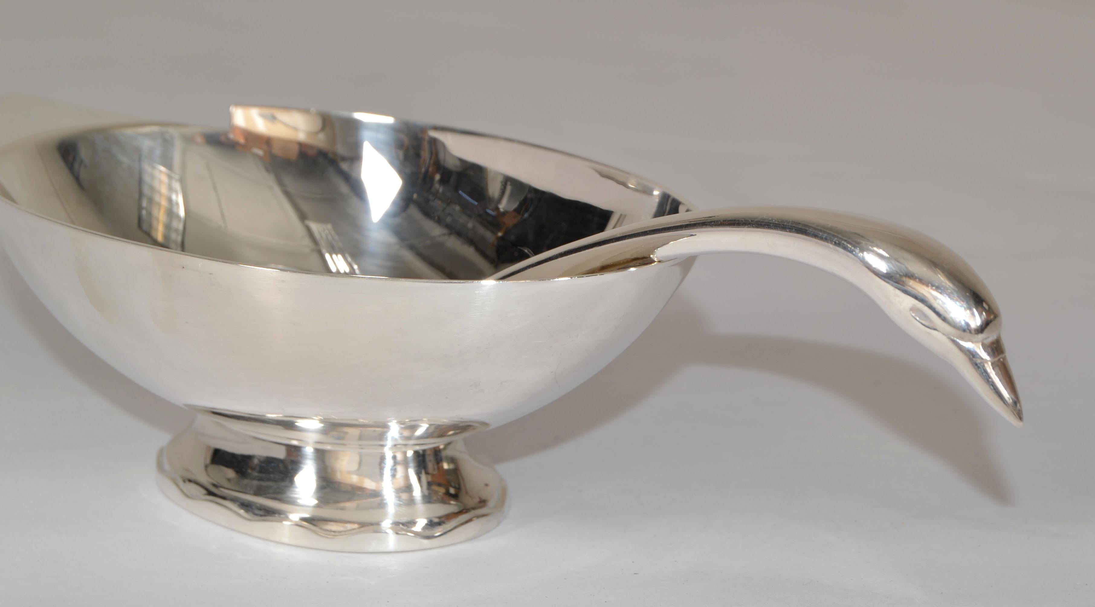 1935s Christofle France Gallia Silver Plate Sauceboat & Swan Ladle Art Deco For Sale 3