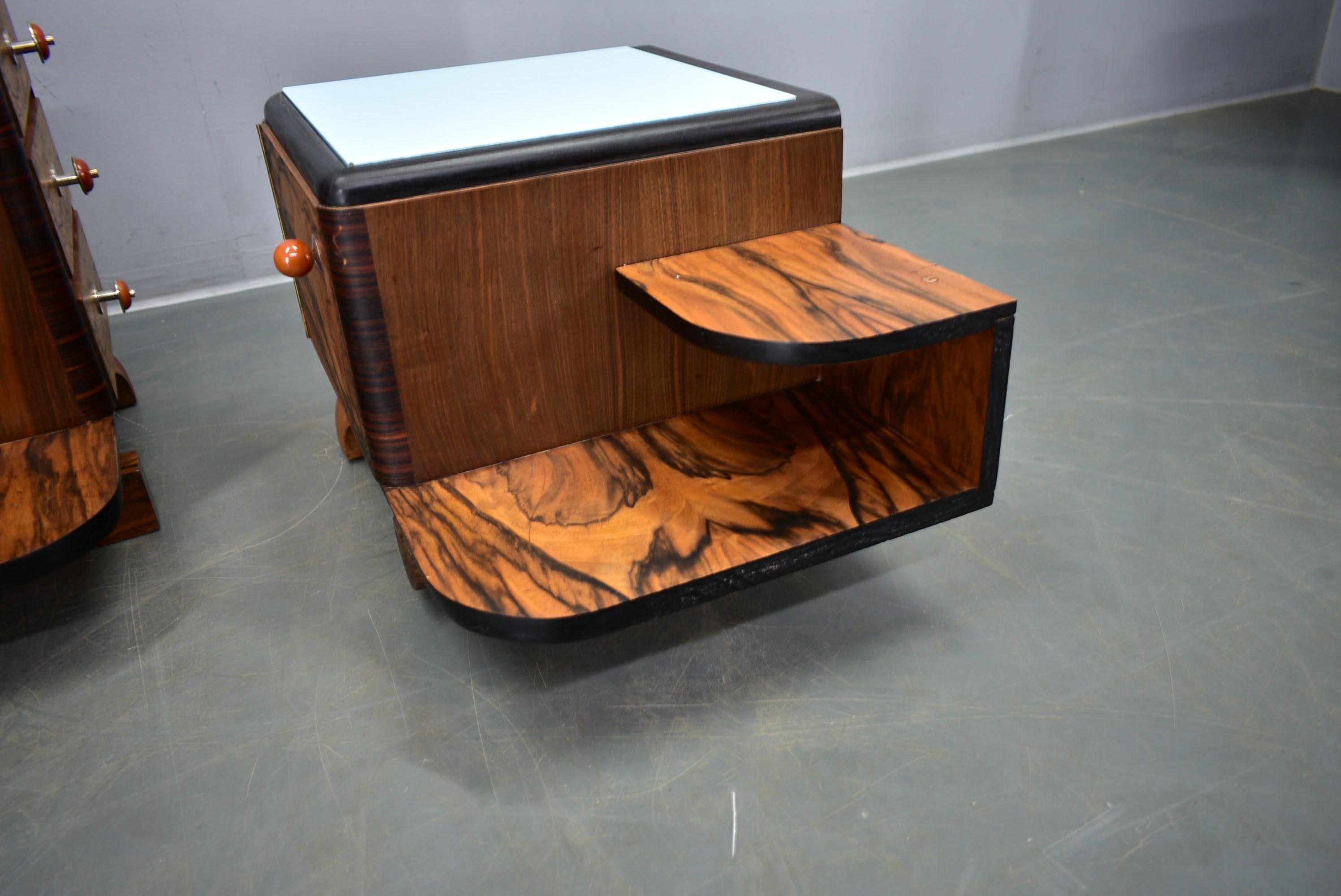 1935s Pair of Art Deco Bedside Tables, Czechoslovakia For Sale 5
