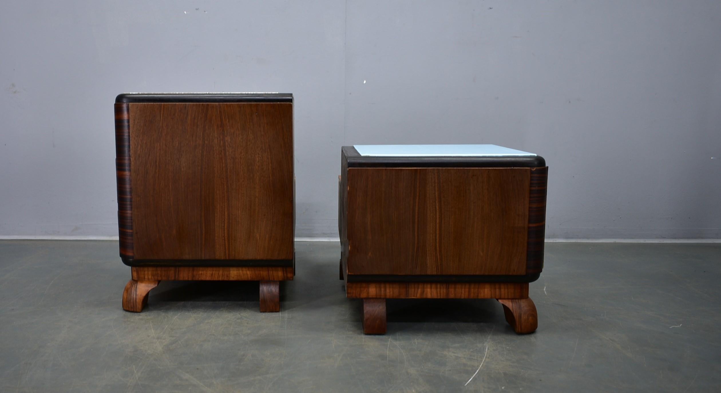 1935s Pair of Art Deco Bedside Tables, Czechoslovakia For Sale 1