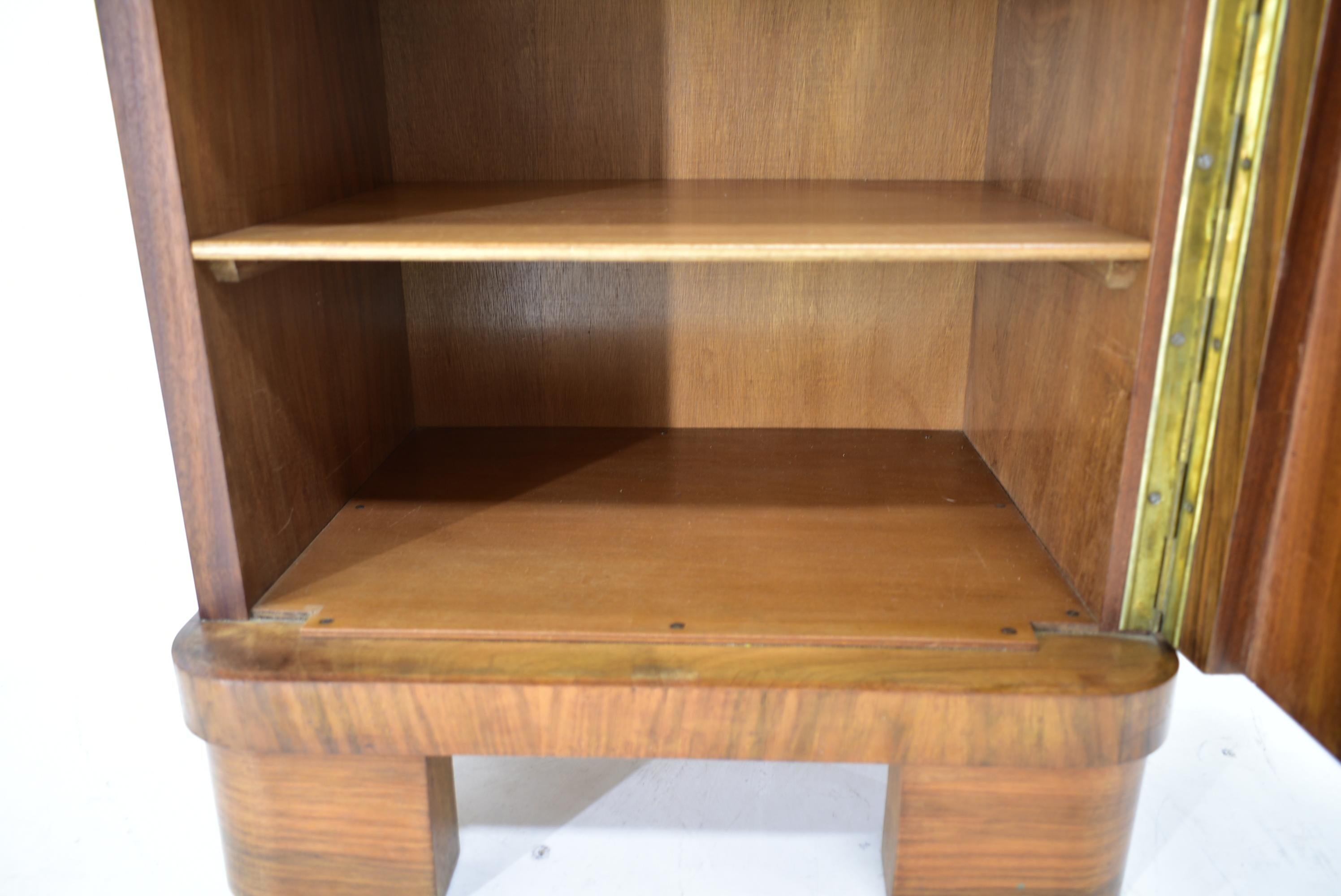 1935s Pair of Art Deco Bedside Tables, Czechoslovakia For Sale 2