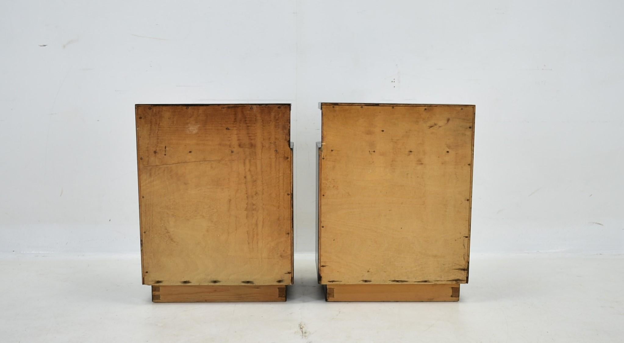Paire de tables de chevet Art Déco des années 1935, Tchécoslovaquie en vente 2