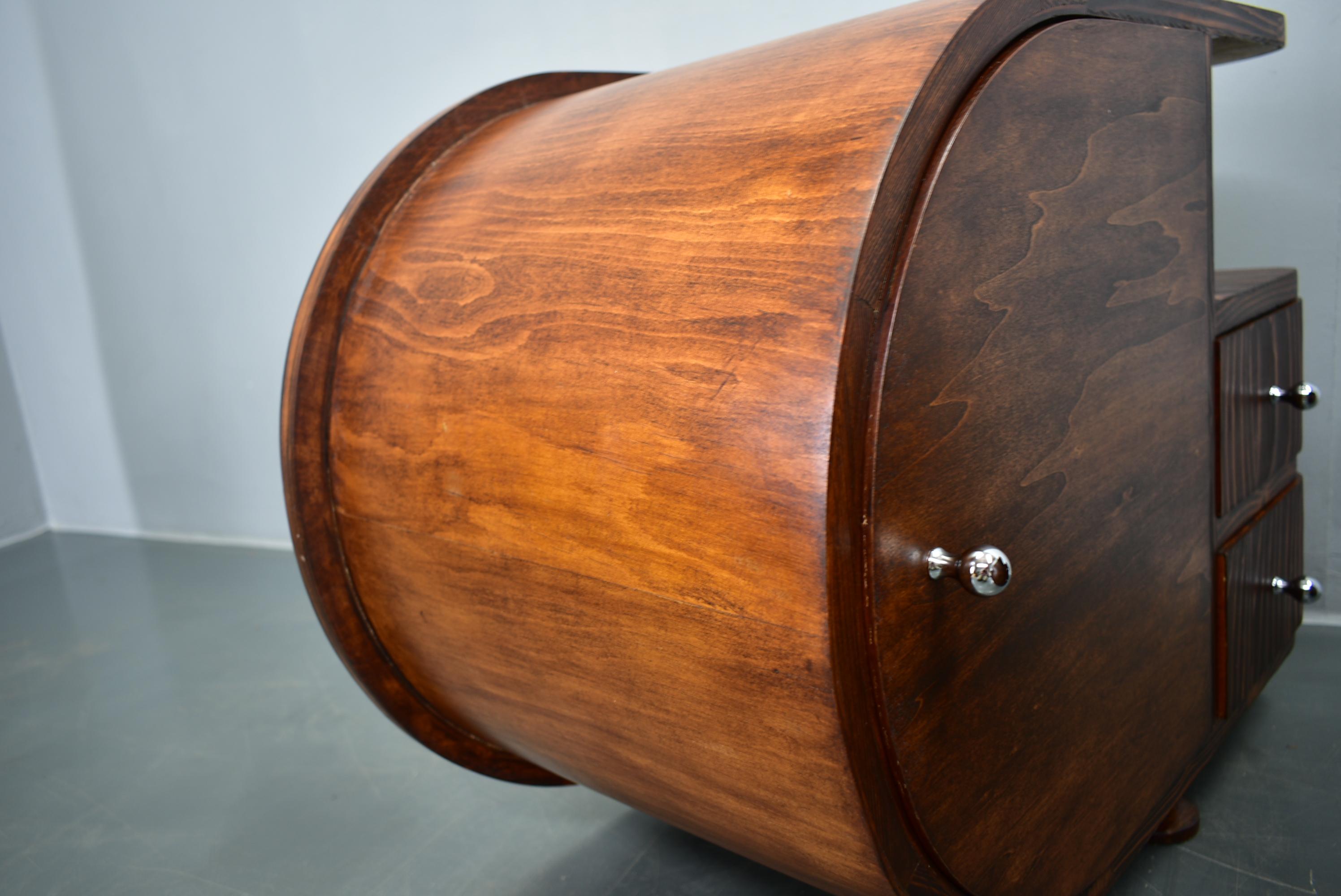 1935s Pair of Rare Art Deco Bedside Tables, Czechoslovakia For Sale 9