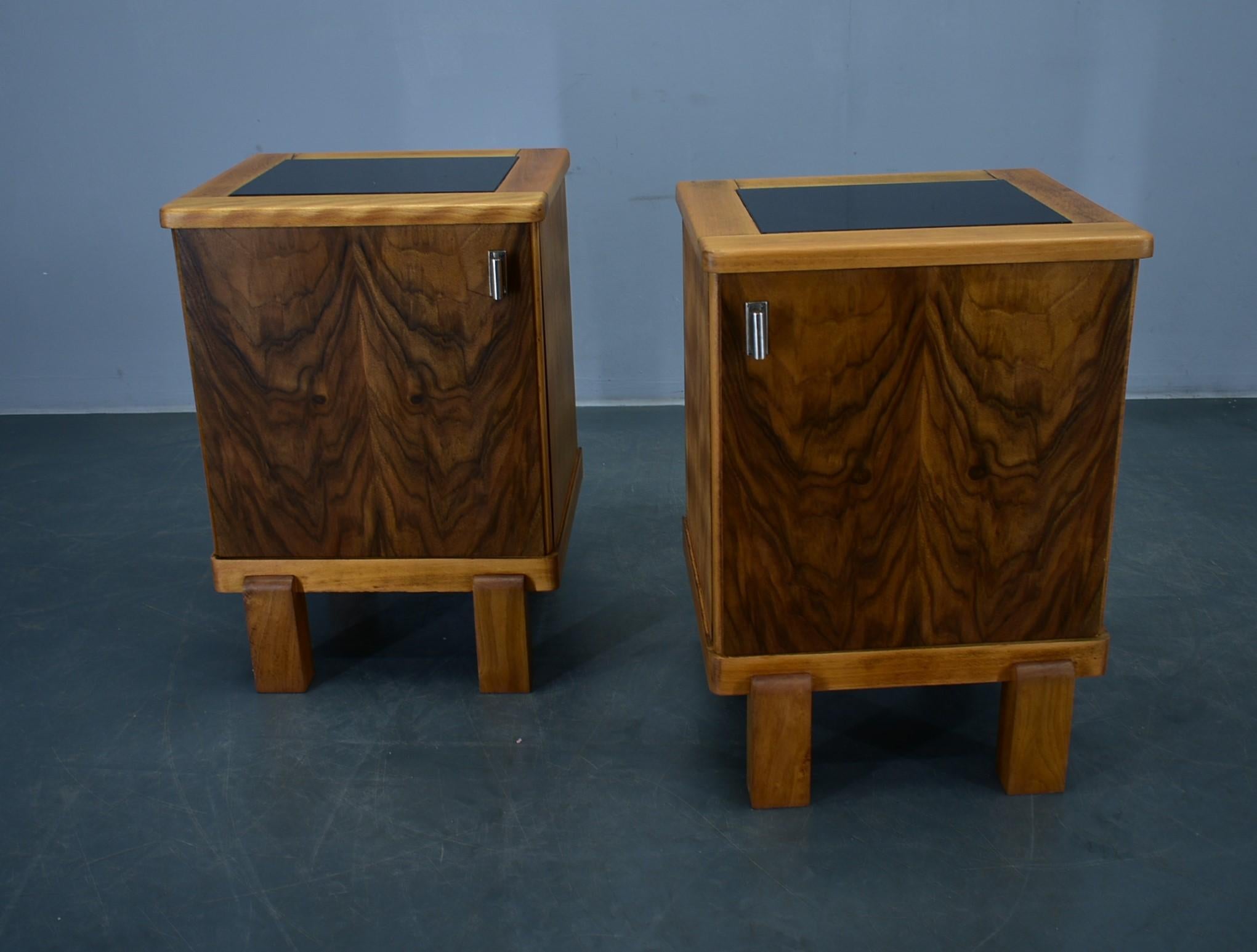 Pareja de raras mesillas de noche Art Decó de los años 1935, Checoslovaquia en venta 12