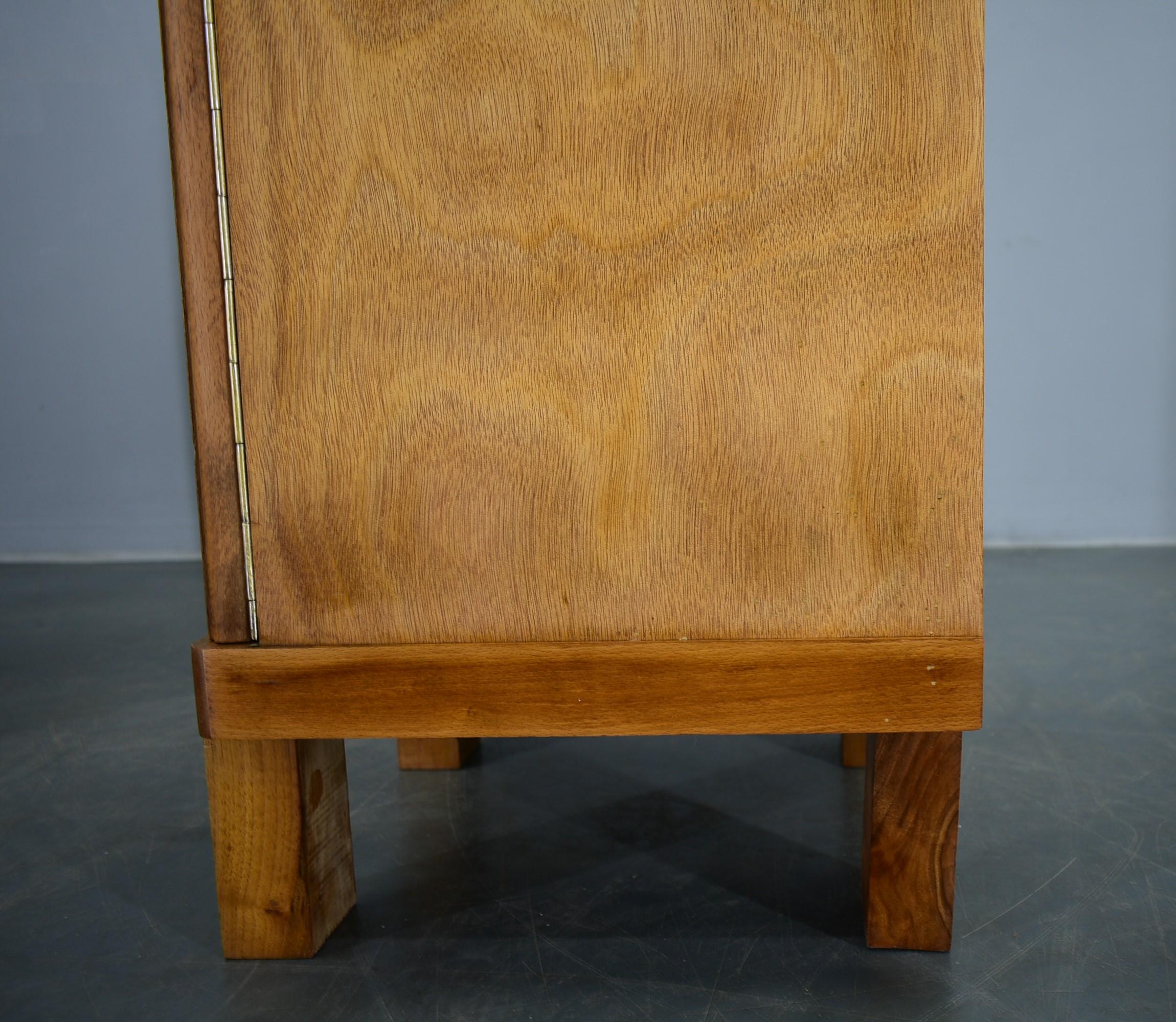 Pareja de raras mesillas de noche Art Decó de los años 1935, Checoslovaquia en venta 14