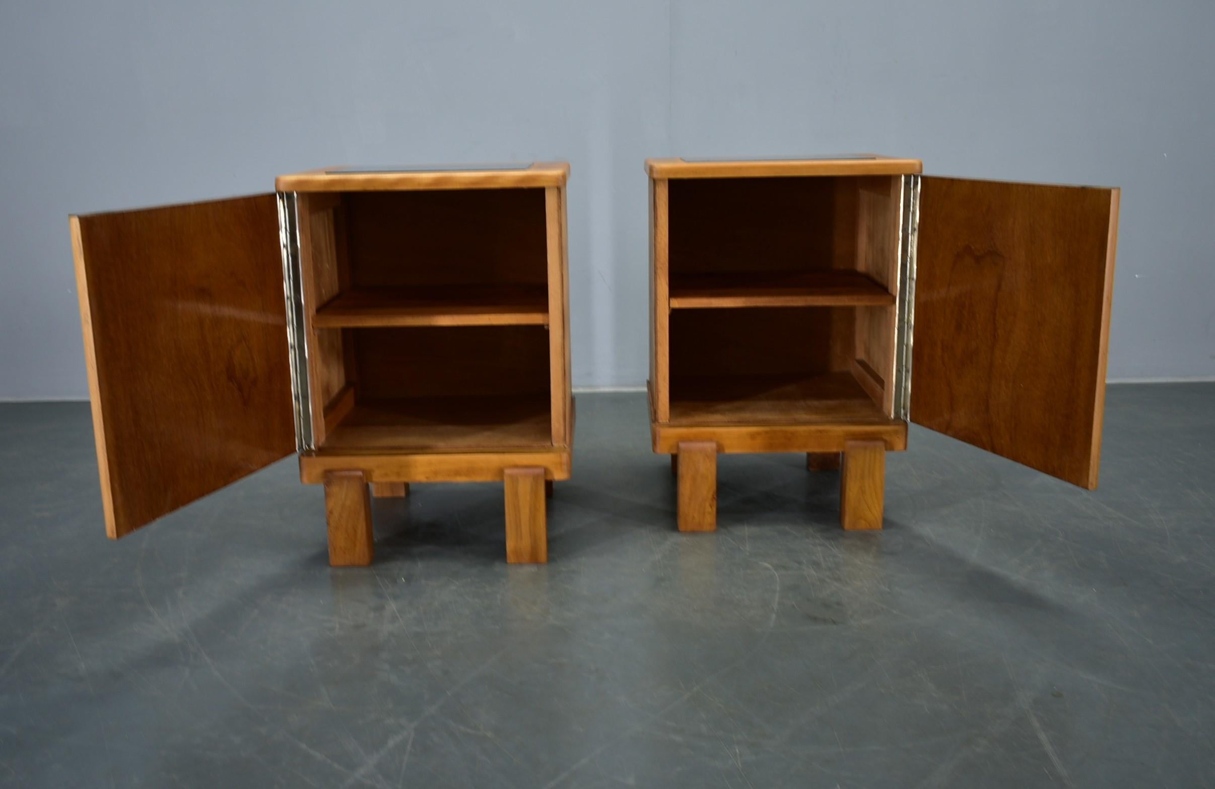 Pareja de raras mesillas de noche Art Decó de los años 1935, Checoslovaquia en venta 4