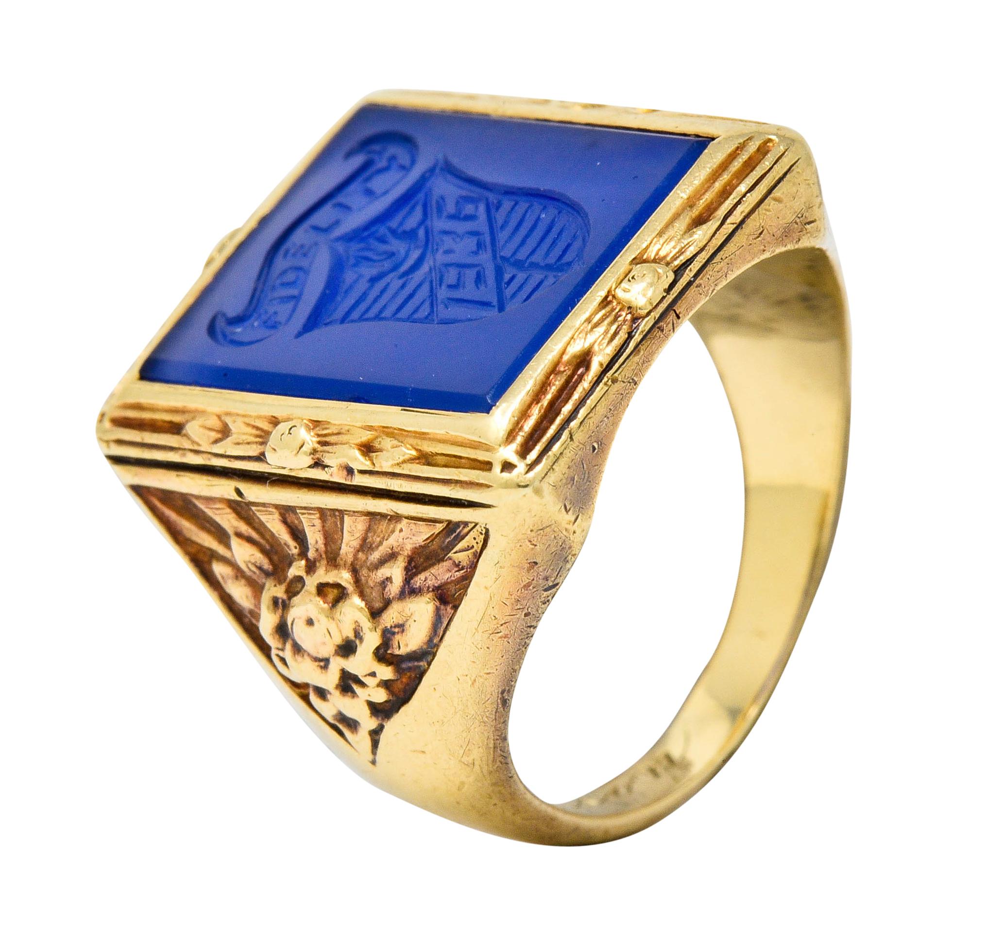 1936 Art Deco Blue Chalcedony 14 Karat Gold Unisex Heraldry Signet Ring 5