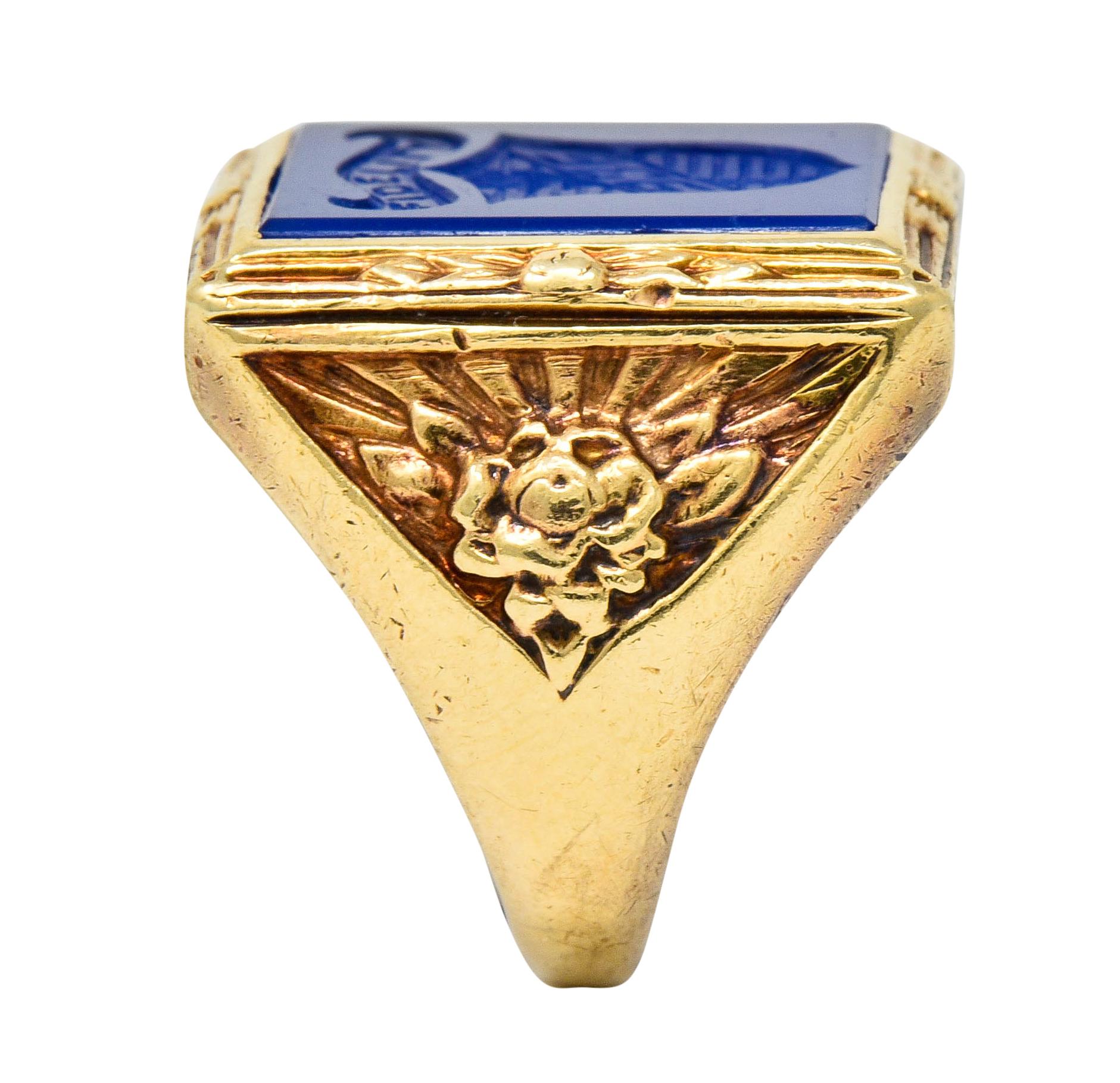 1936 Art Deco Blue Chalcedony 14 Karat Gold Unisex Heraldry Signet Ring 4