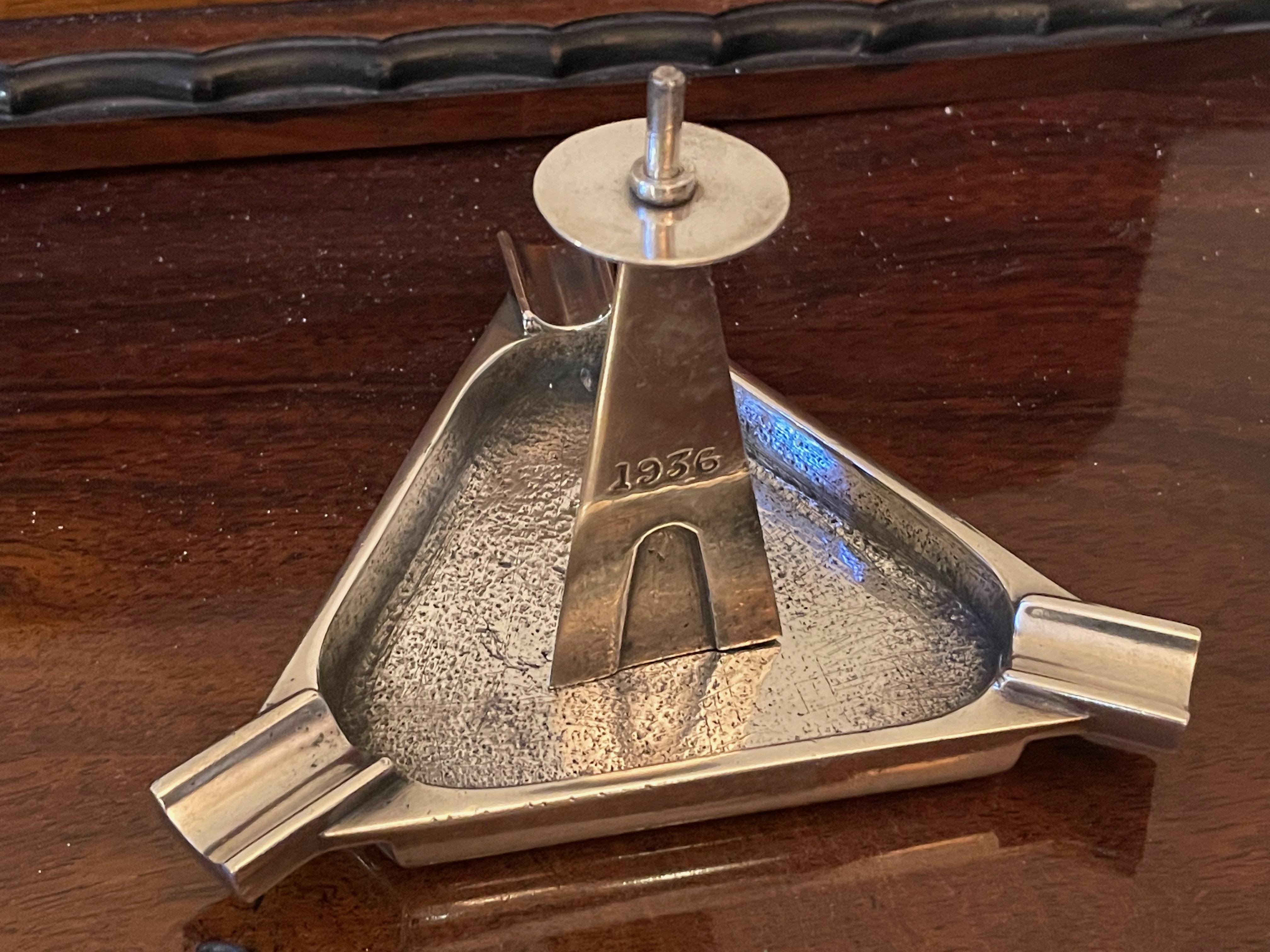 1936 Art Deco Trophy Propeller Airplane Ash Tray In Good Condition In Oakland, CA