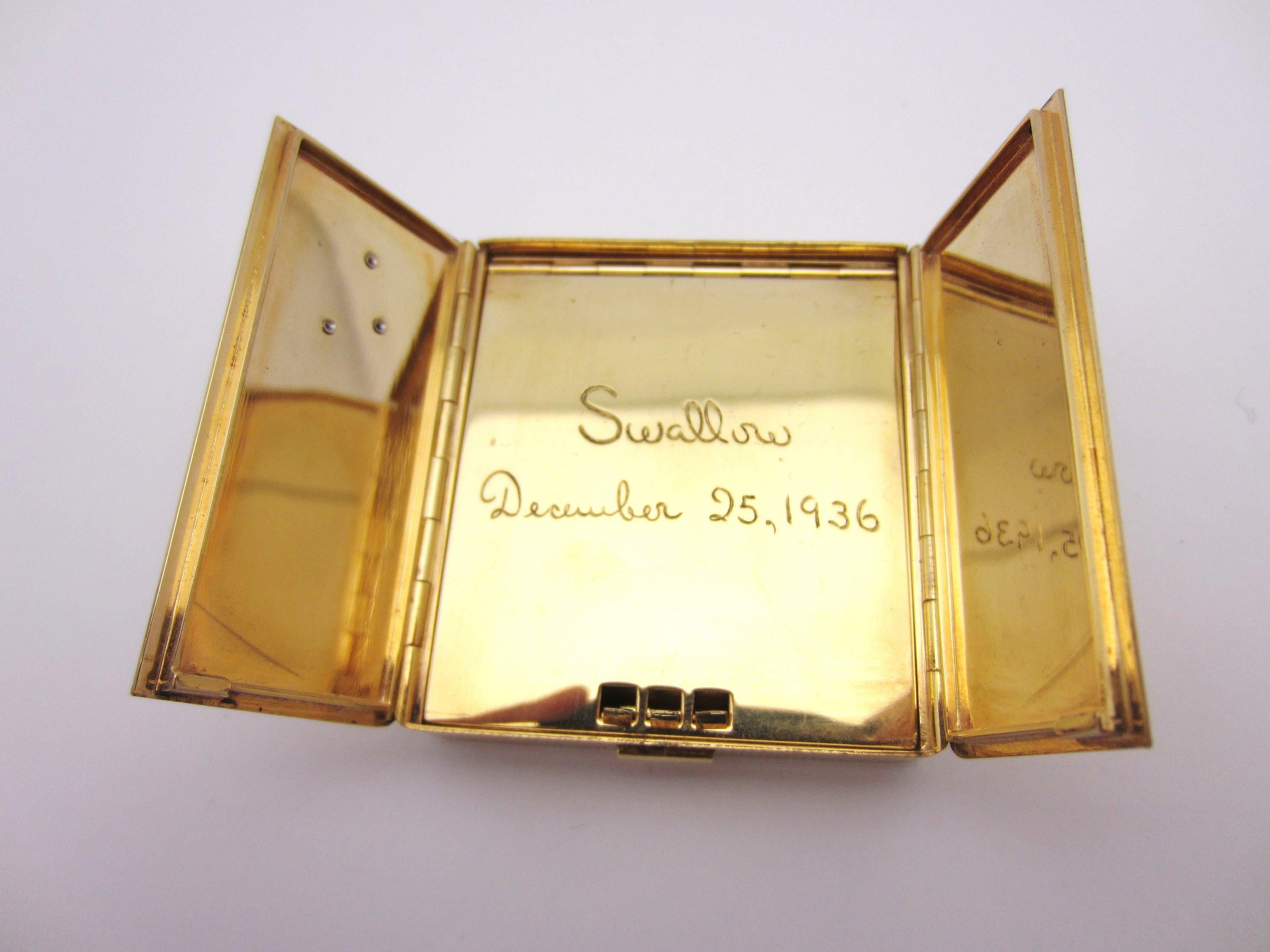 1936 Authentic Cartier Diamond Swallow Mirror Compact In Good Condition In Manchester, NH