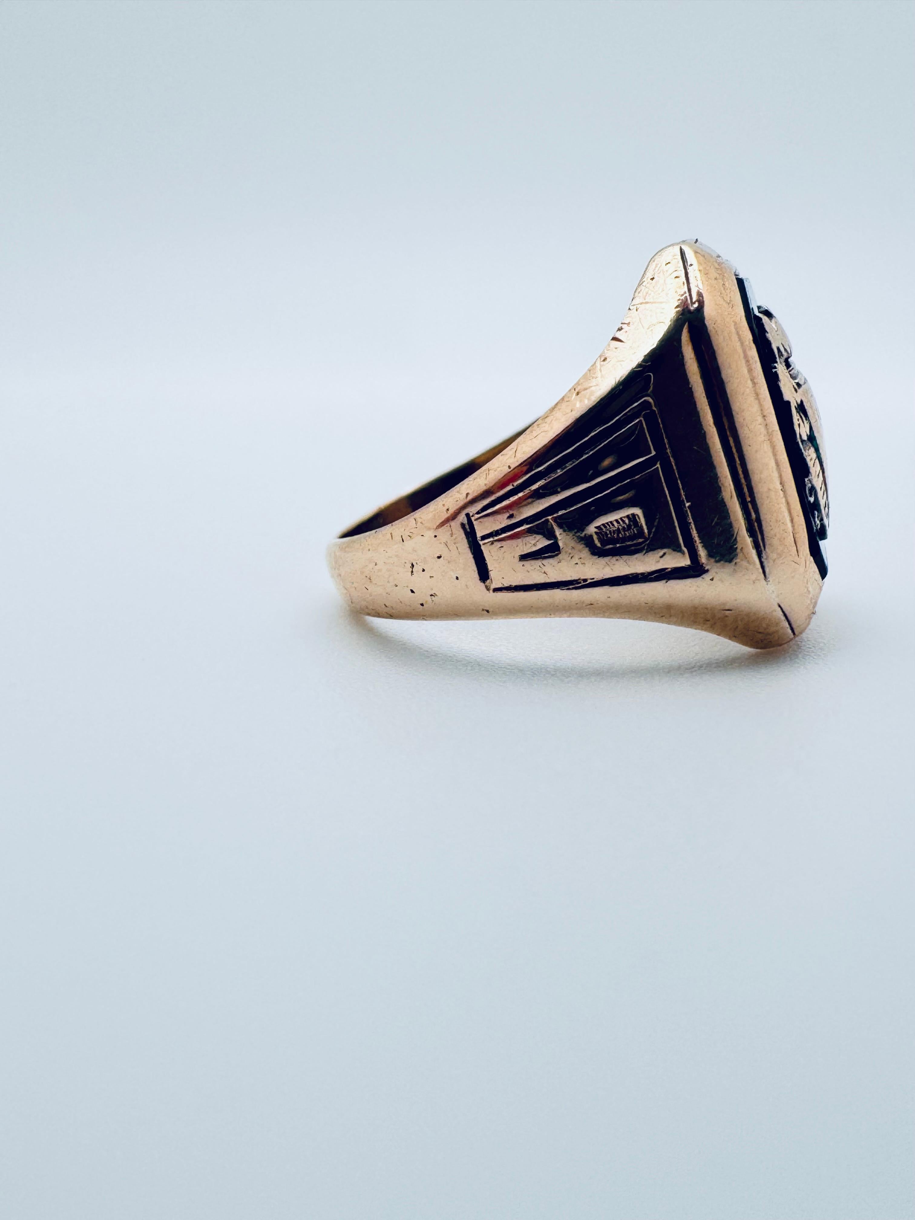 Art Déco **1936 Anello di classe in oro giallo 10 carati con onice nero** in vendita