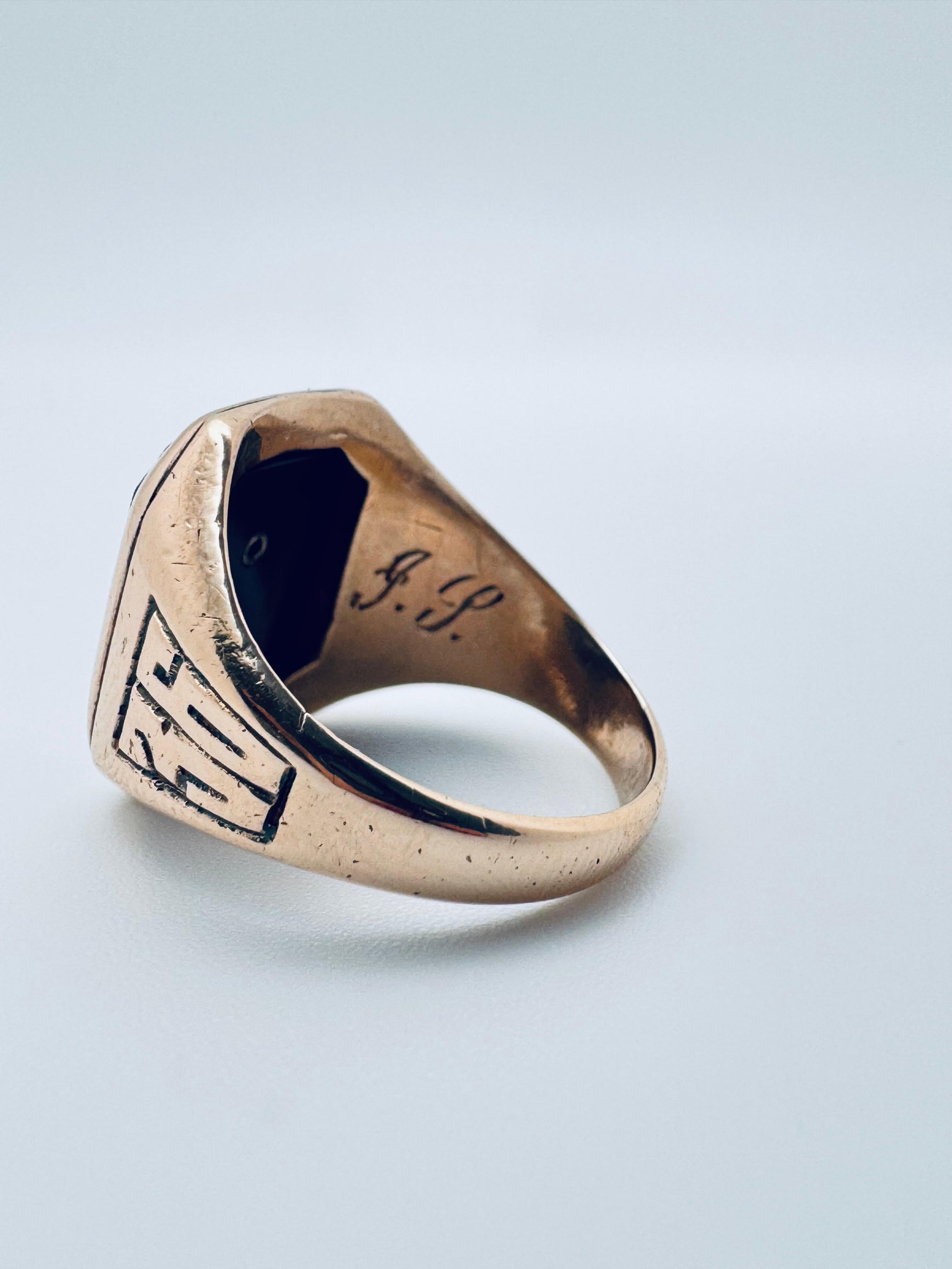 **1936 Anello di classe in oro giallo 10 carati con onice nero** In condizioni buone in vendita a Palm Desert, CA