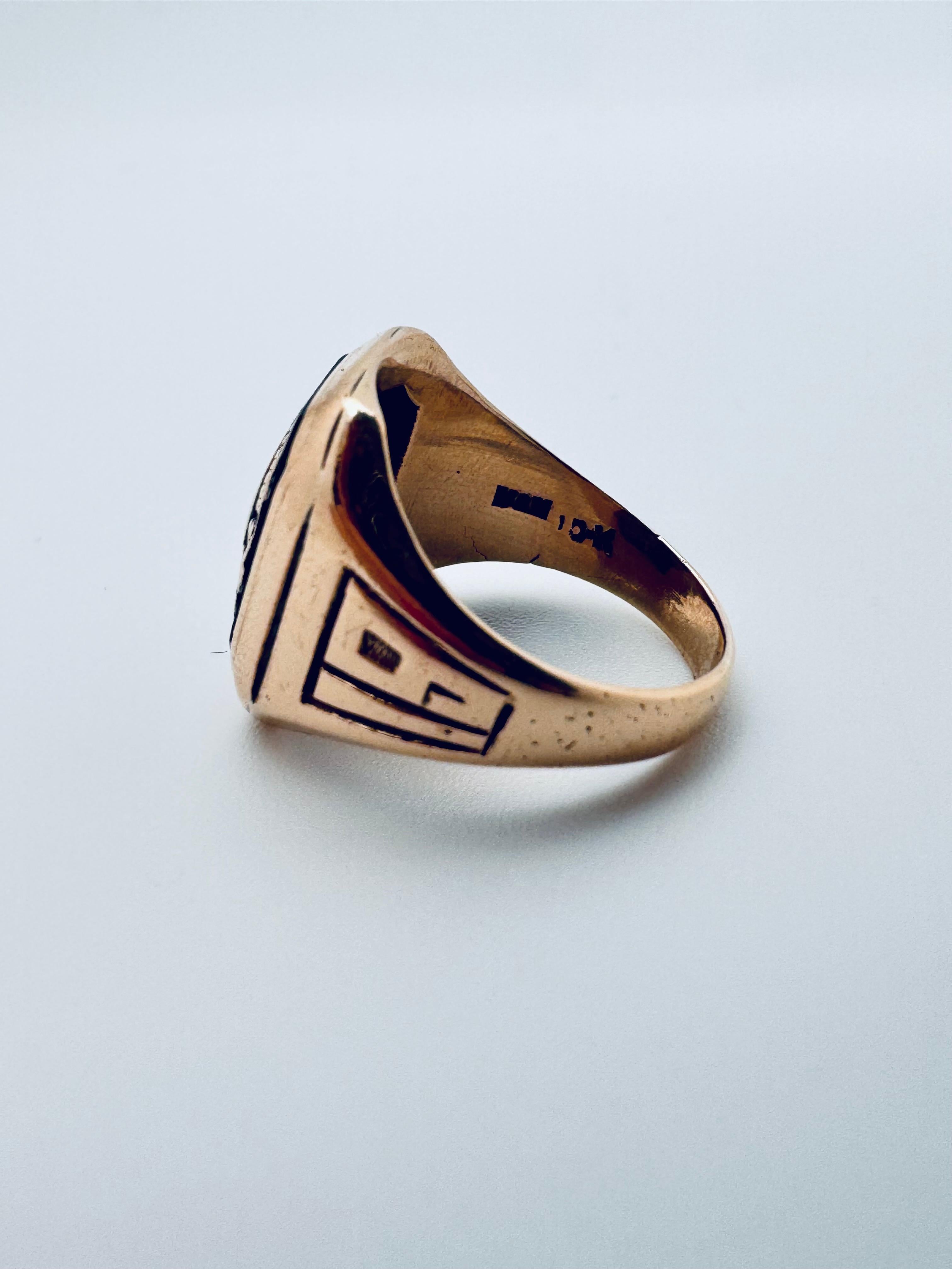 **1936 Anello di classe in oro giallo 10 carati con onice nero** in vendita 1