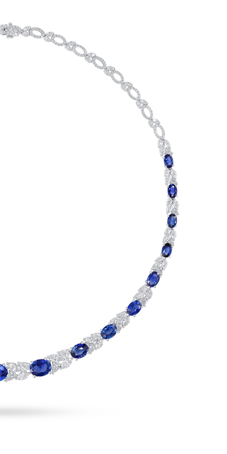 19.36 Carat Oval Cut Blue Sapphire and 10.47 Carat White Diamond Luxury Necklace For Sale 4