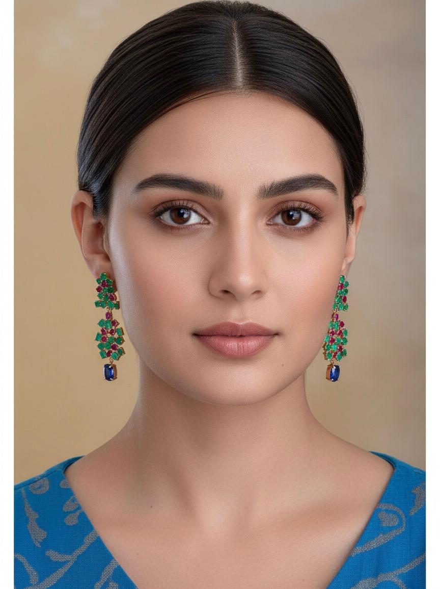 Boucles d'oreilles chandeliers en saphir de 19,36 carats, émeraude et rubis, uniques en leur genre Pour femmes en vente