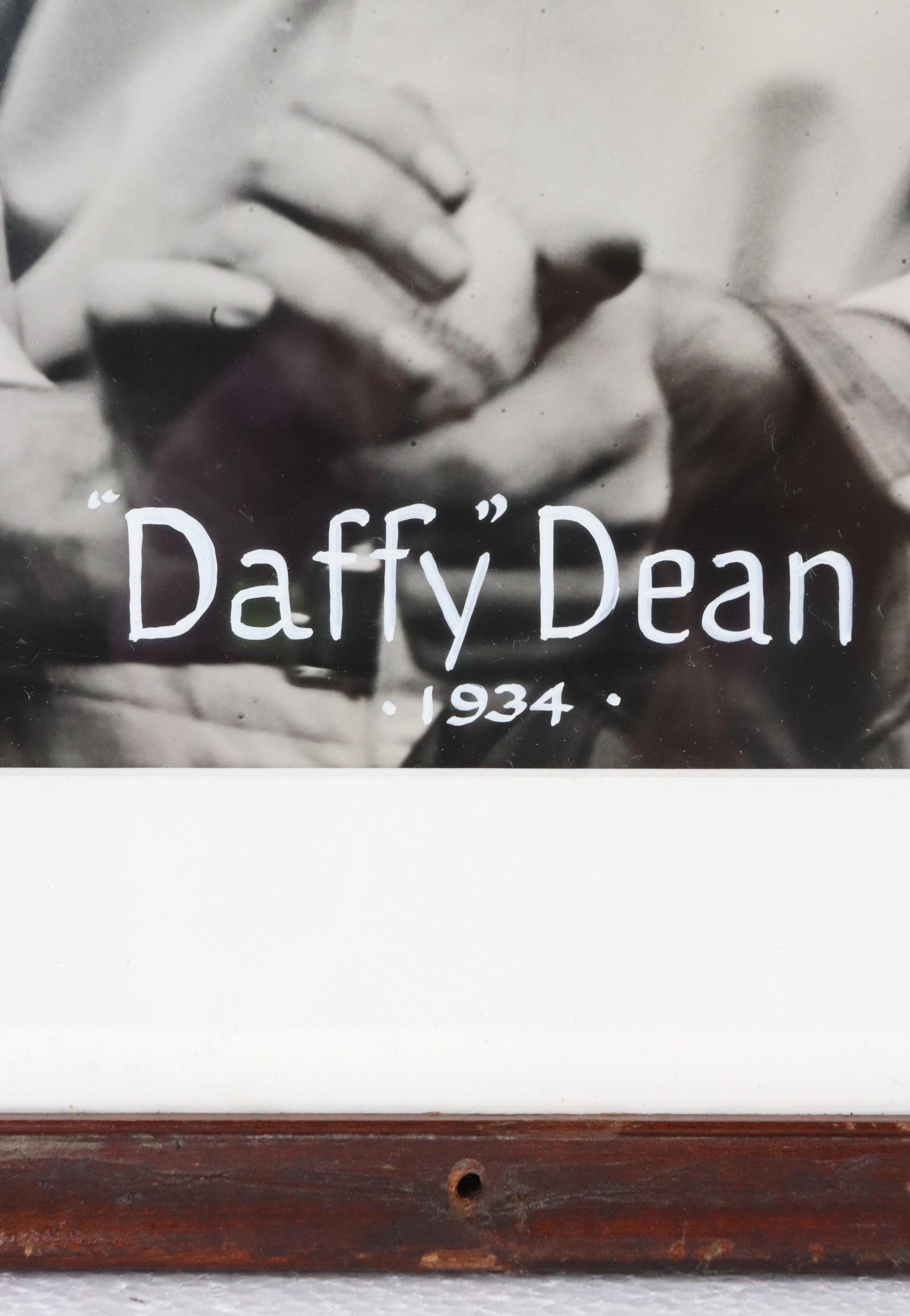 1936 Gerahmte Baseballspieler Paul Daffy Dean Originalfotografie im Zustand „Gut“ im Angebot in New York, NY