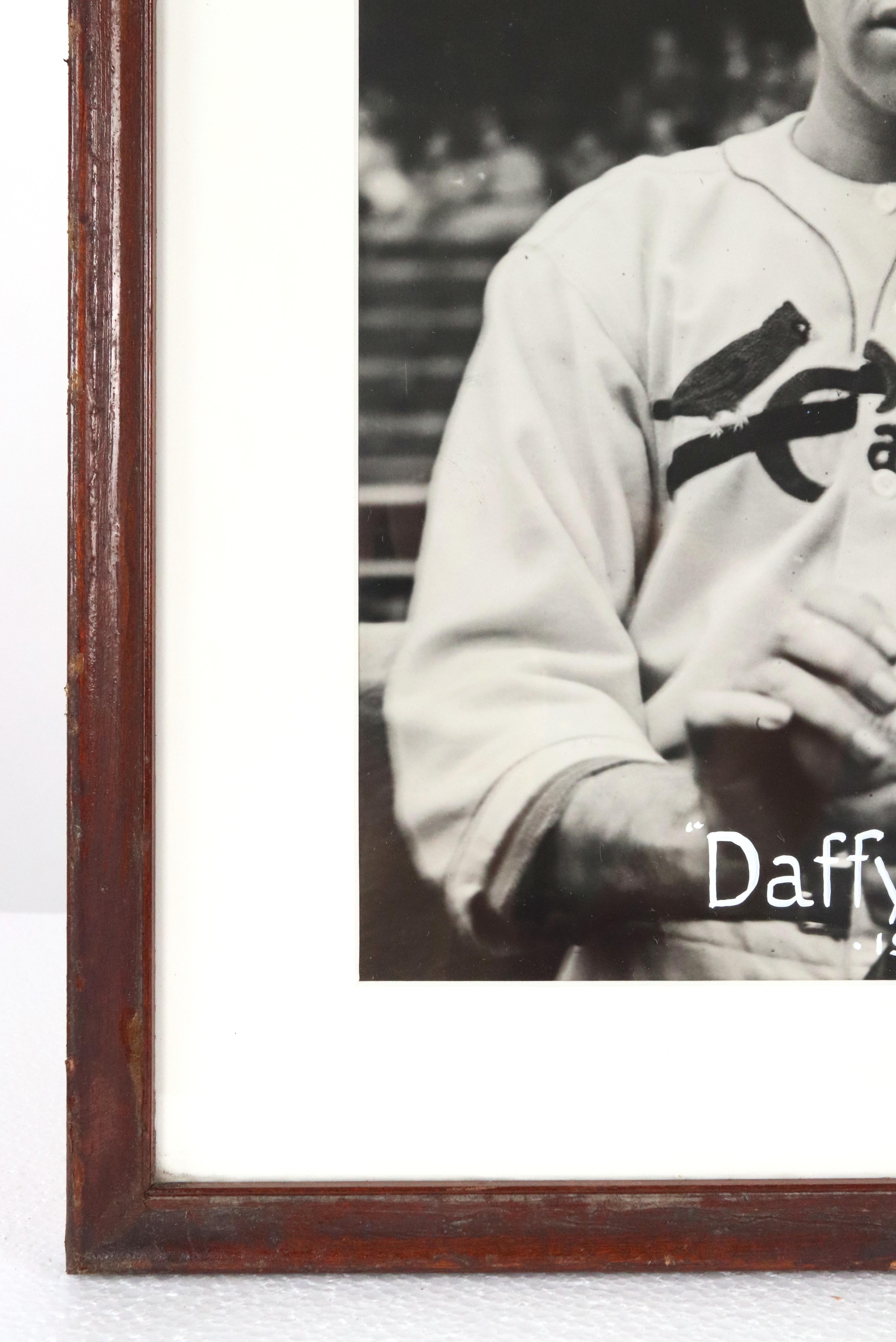 1936 Gerahmte Baseballspieler Paul Daffy Dean Originalfotografie im Angebot 3