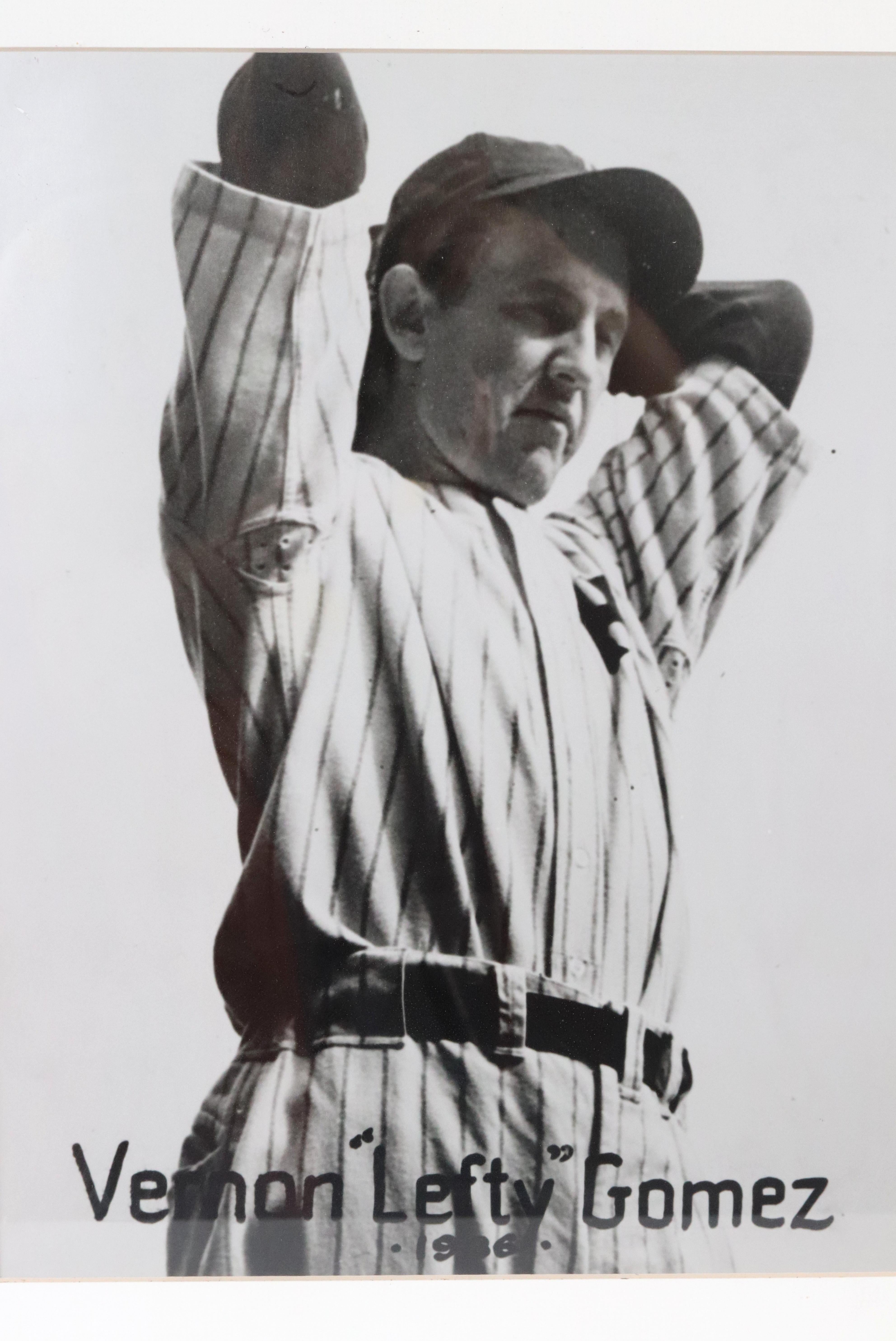 1936 Gerahmte Baseball-Spieler Vernon Lefty Gomez Fotografie (amerikanisch) im Angebot