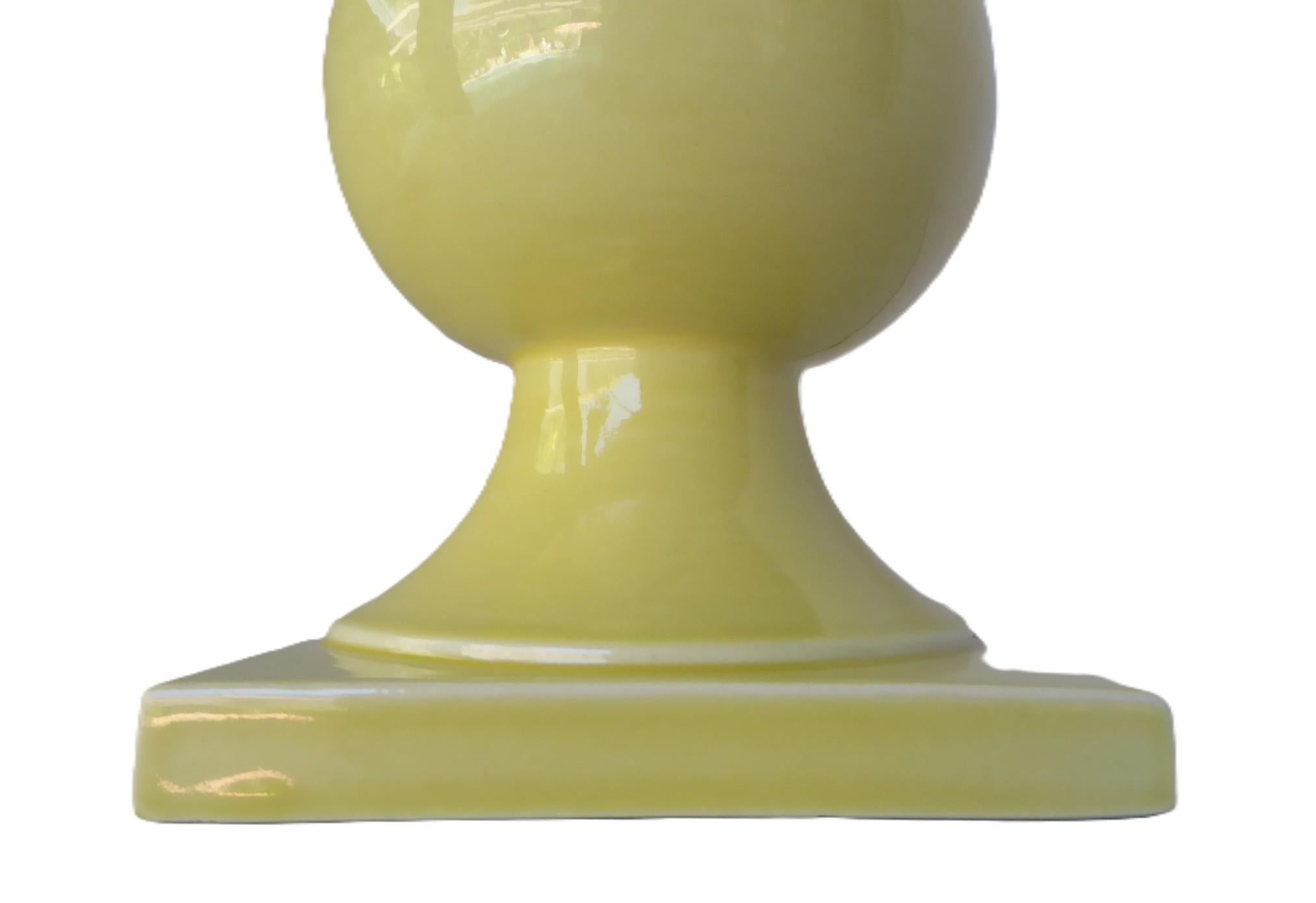 Milieu du XXe siècle Vase TAC Trenton Art China Ceramic Art Déco de 1936, en stock ancien, États-Unis en vente