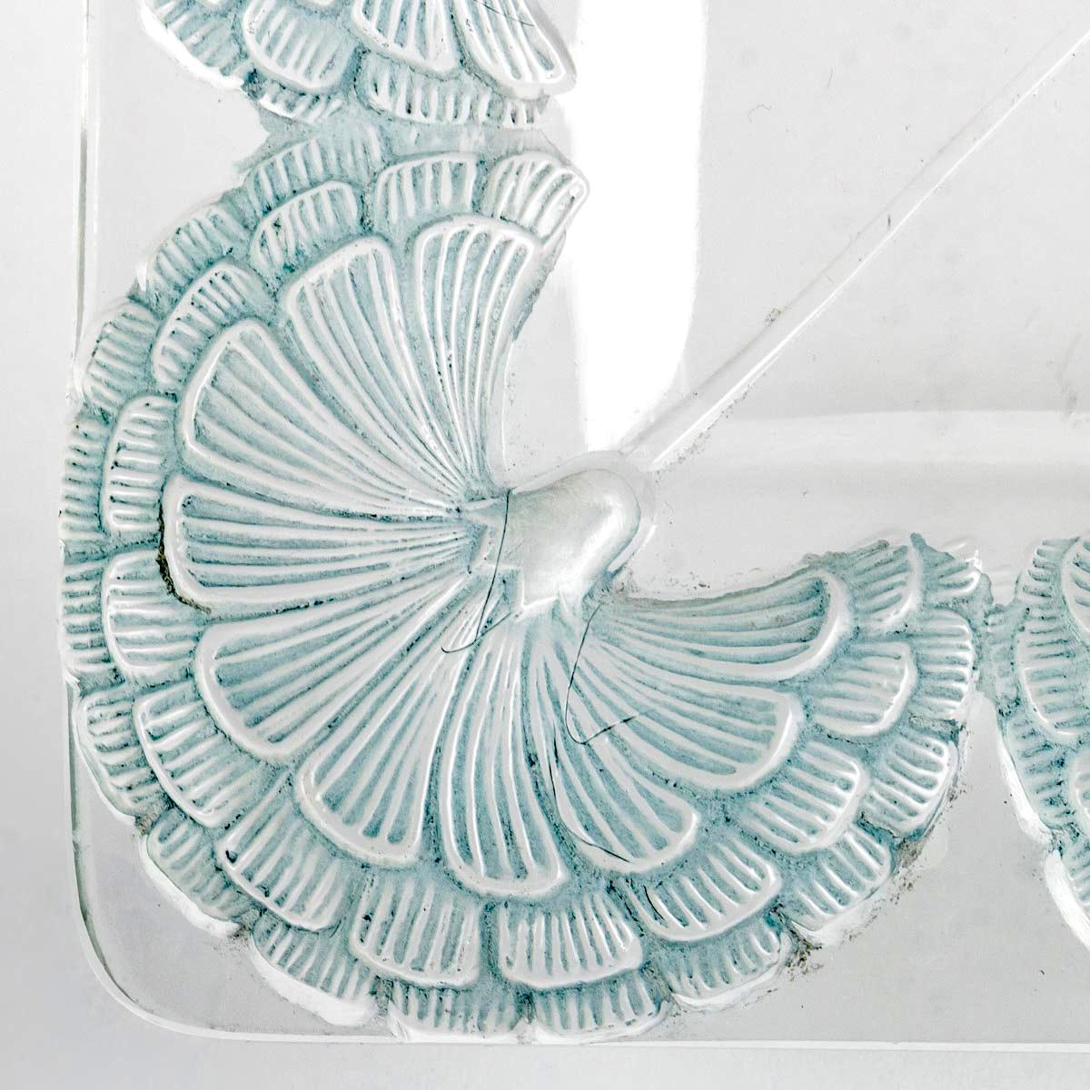 Art Deco 1936 Rene Lalique Oeillets Plate Tray Clear Glass with Blue Patina, Carnations