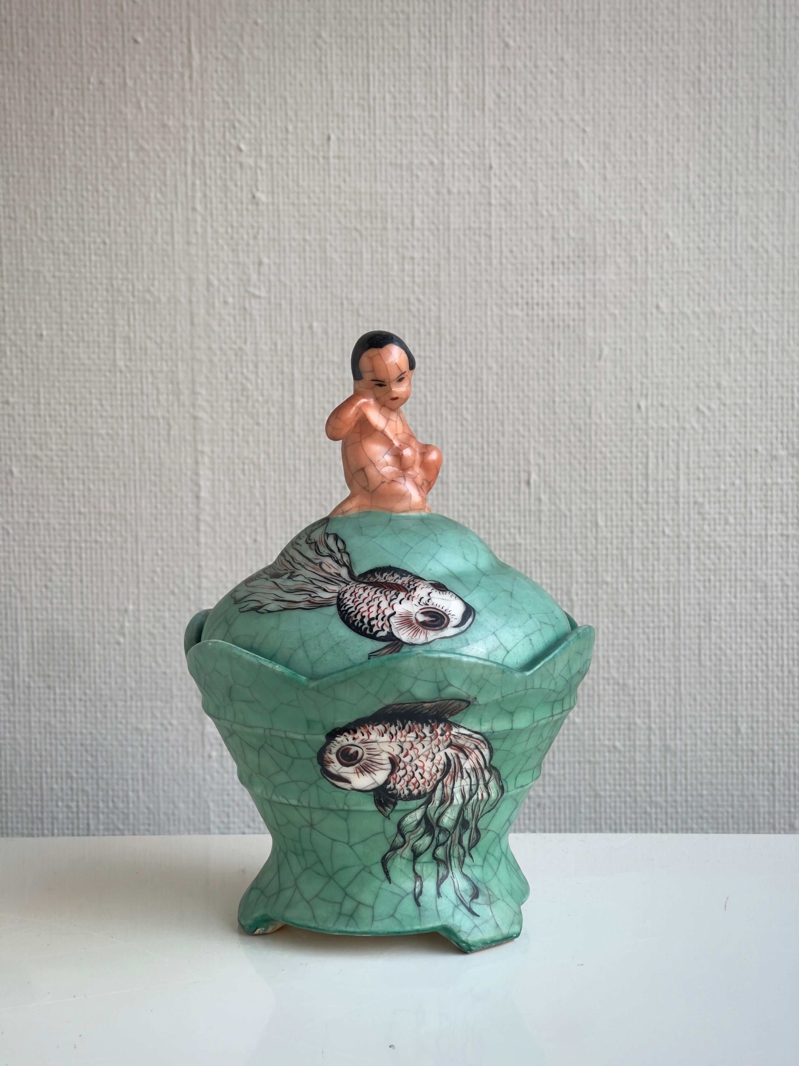 1937 Dänische Keramikschale mit Deckel, türkisgrüne Craquelé-Glasur, handbemalt. (Mitte des 20. Jahrhunderts) im Angebot