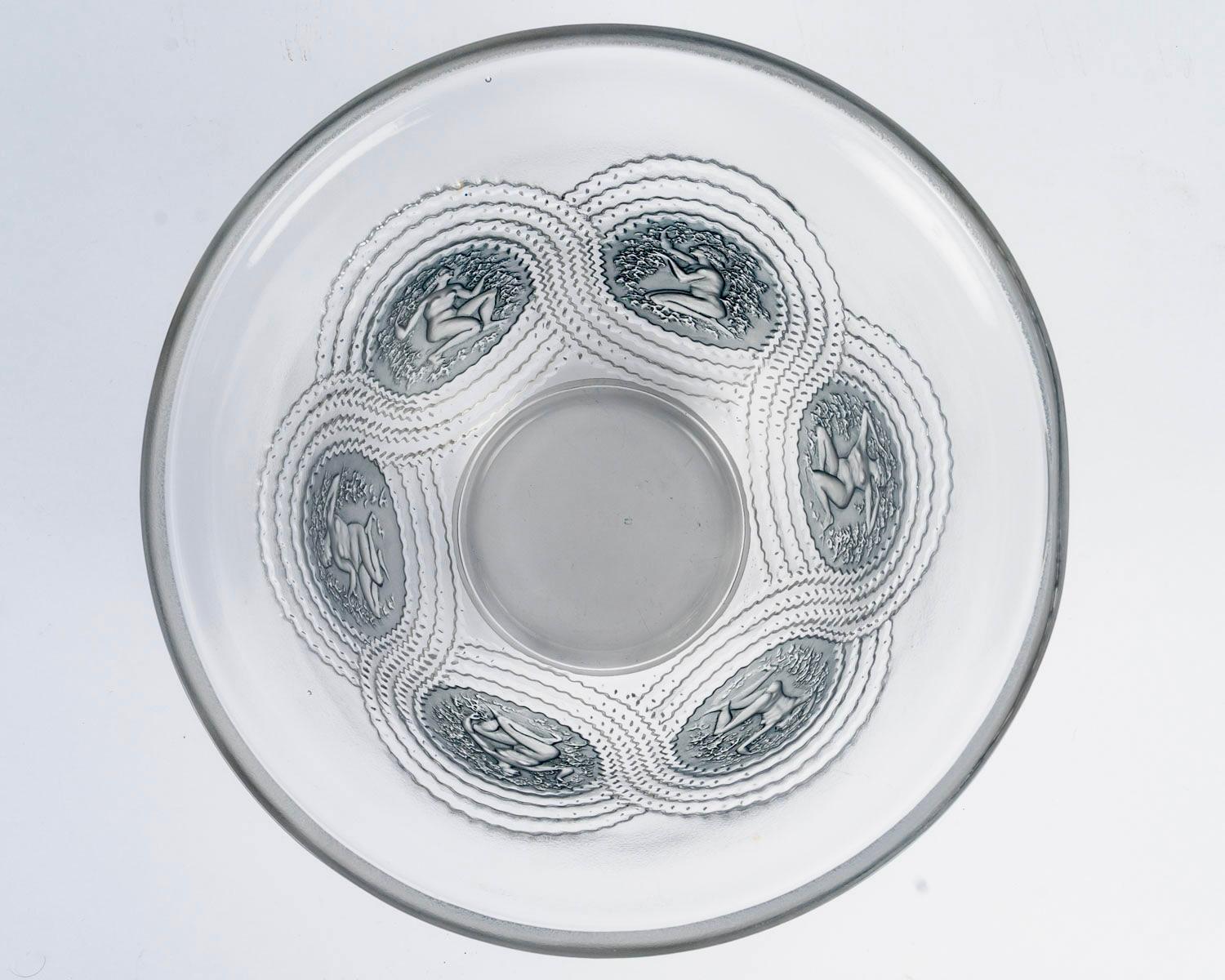 1937 René Lalique Florero de mujer Driades Vidrio con pátina azul Francés en venta