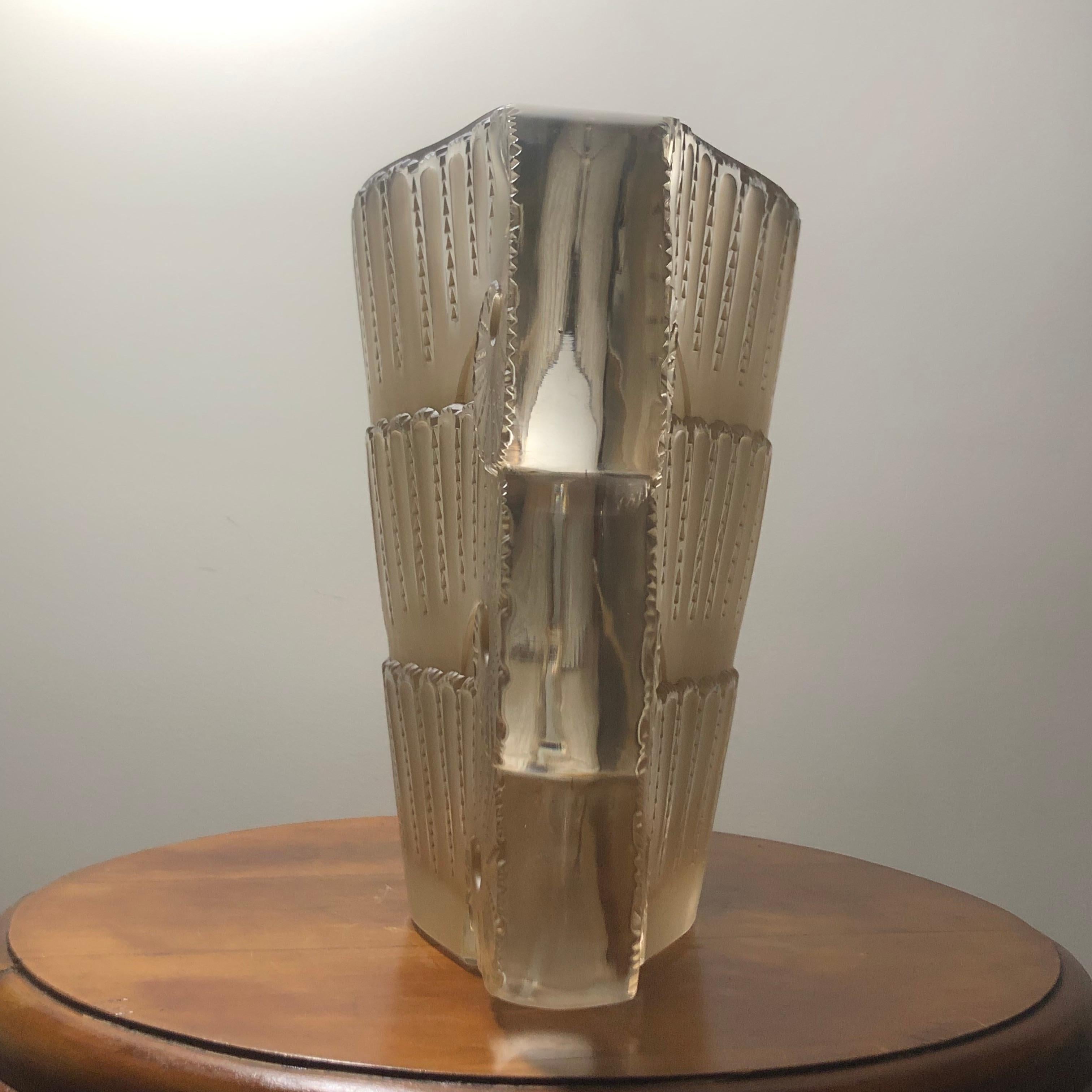 1937 René Lalique Jaffa Vase in Clear Frosted Sepia Stained Glass 2