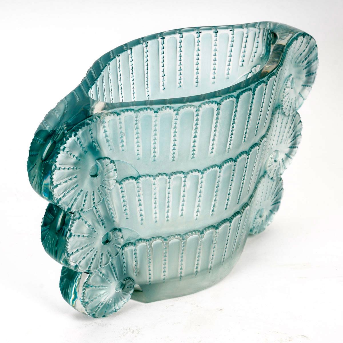 Art Deco 1937 René Lalique Jaffa Vase in Frosted Glass with Turquoise Patina For Sale