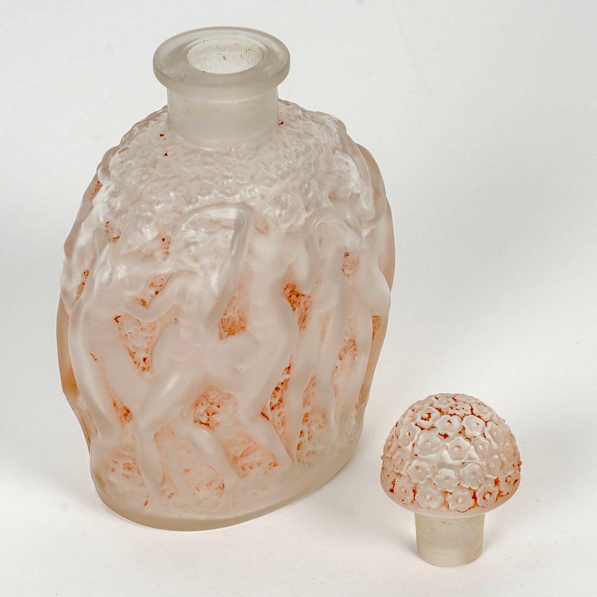 1937 Rene Lalique Parfümflasche Calendal für Molinard Französischflasche aus mattiertem Glas mit rosa Patina (Art déco) im Angebot