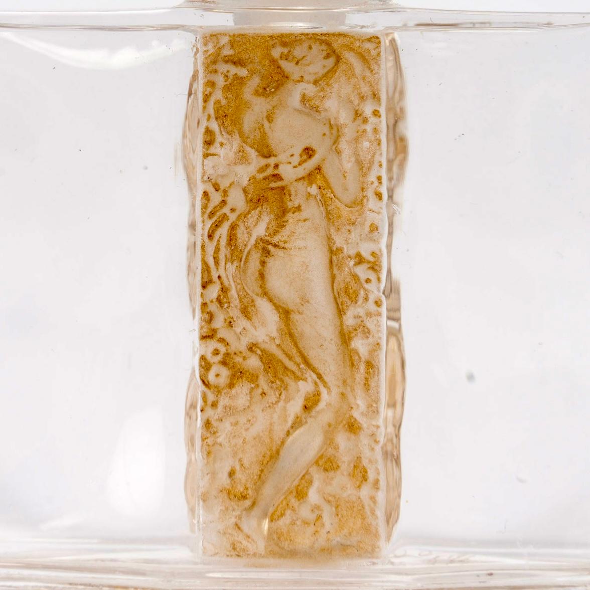 Moulé 1937 Flacon de parfum René Lalique Olimpic pour Hermanny Verre patine sépia en vente